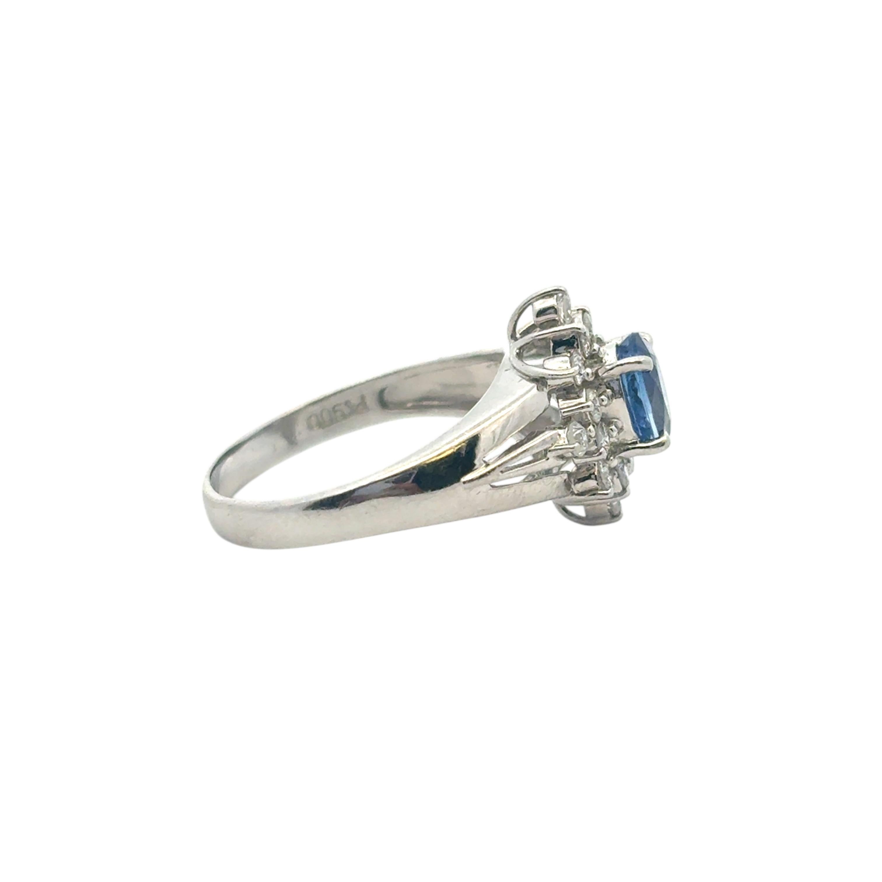 Platinum 0.73ctw Diamond Blue Oval Sapphire Center Cocktail Ring For Sale 11