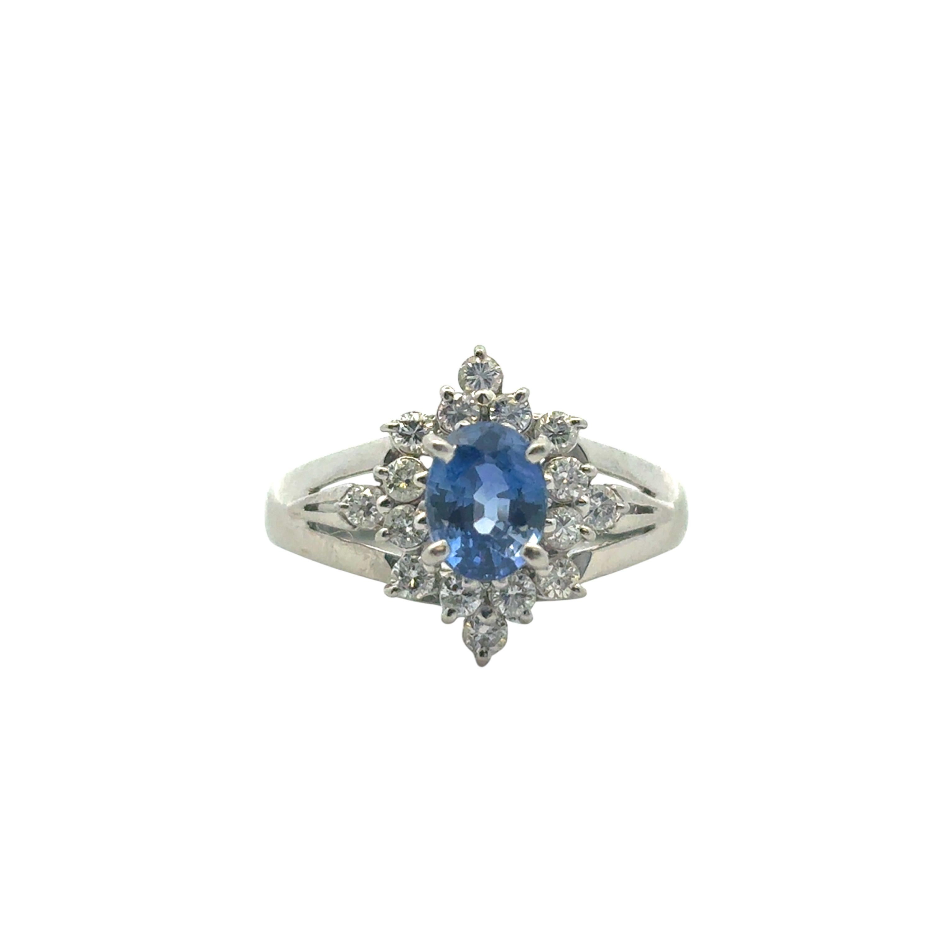 Platinum 0.73ctw Diamond Blue Oval Sapphire Center Cocktail Ring For Sale 2