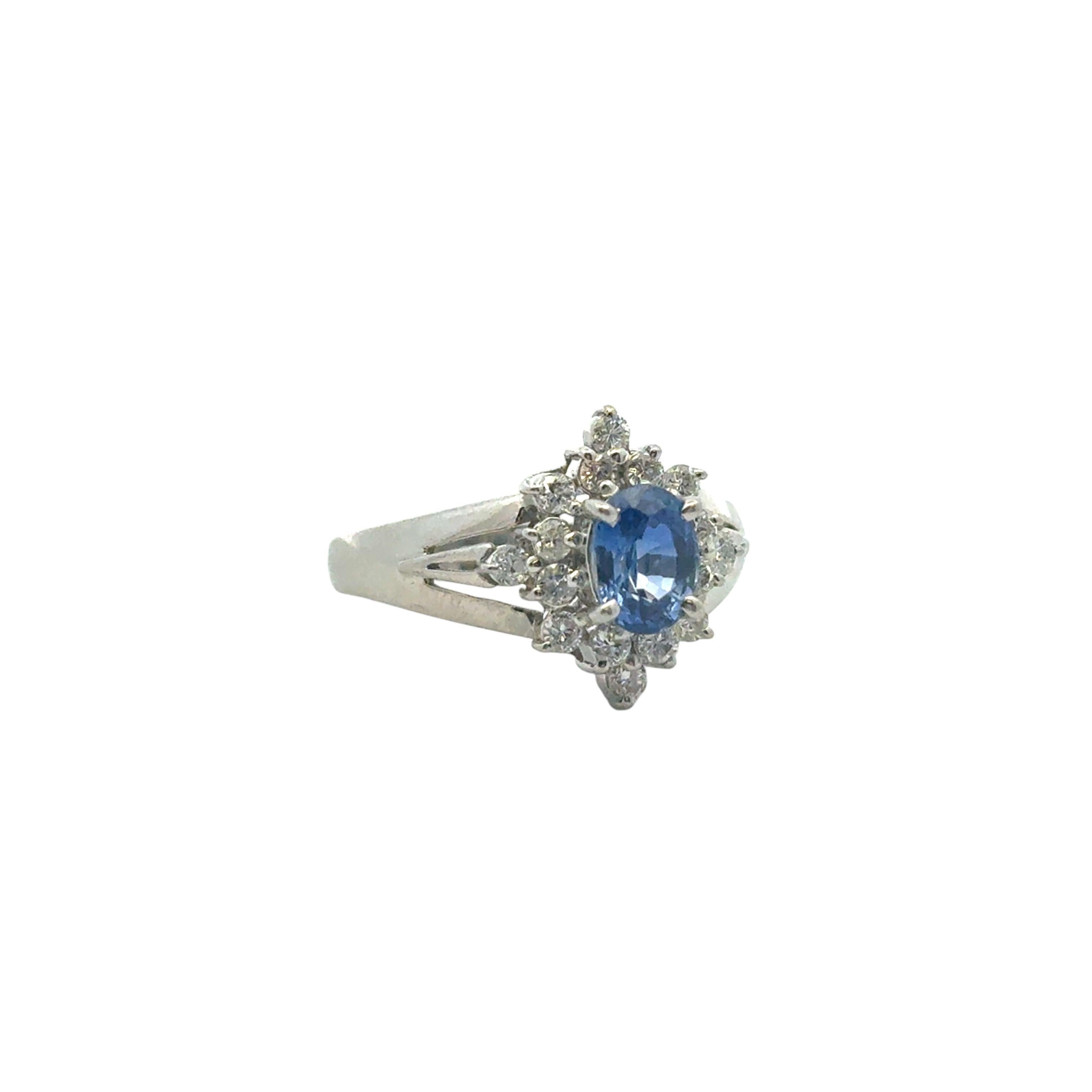 Platinum 0.73ctw Diamond Blue Oval Sapphire Center Cocktail Ring For Sale 3