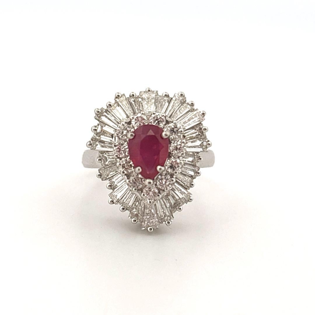 Platine 0.75 Carat Rubis 3.00 Carat Diamant Bague Pendentif Combo Pour femmes en vente