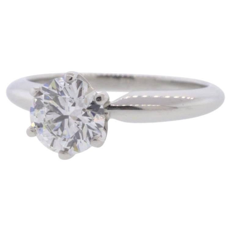 Bague solitaire en platine avec diamant de 0,80ct en vente