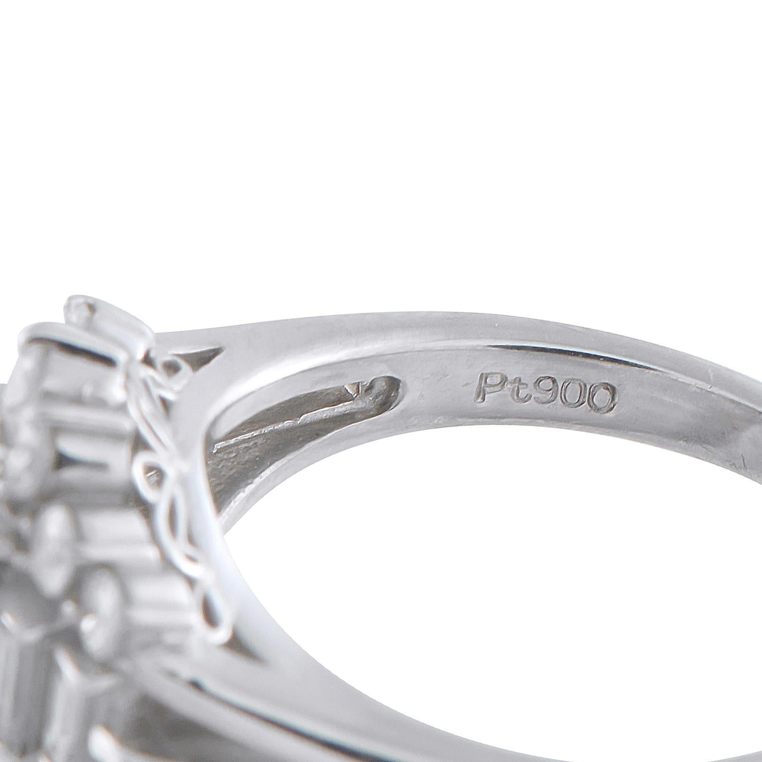 Taille mixte Platinum 0.87ct Diamond and Sapphire Ring MF01-110525 en vente