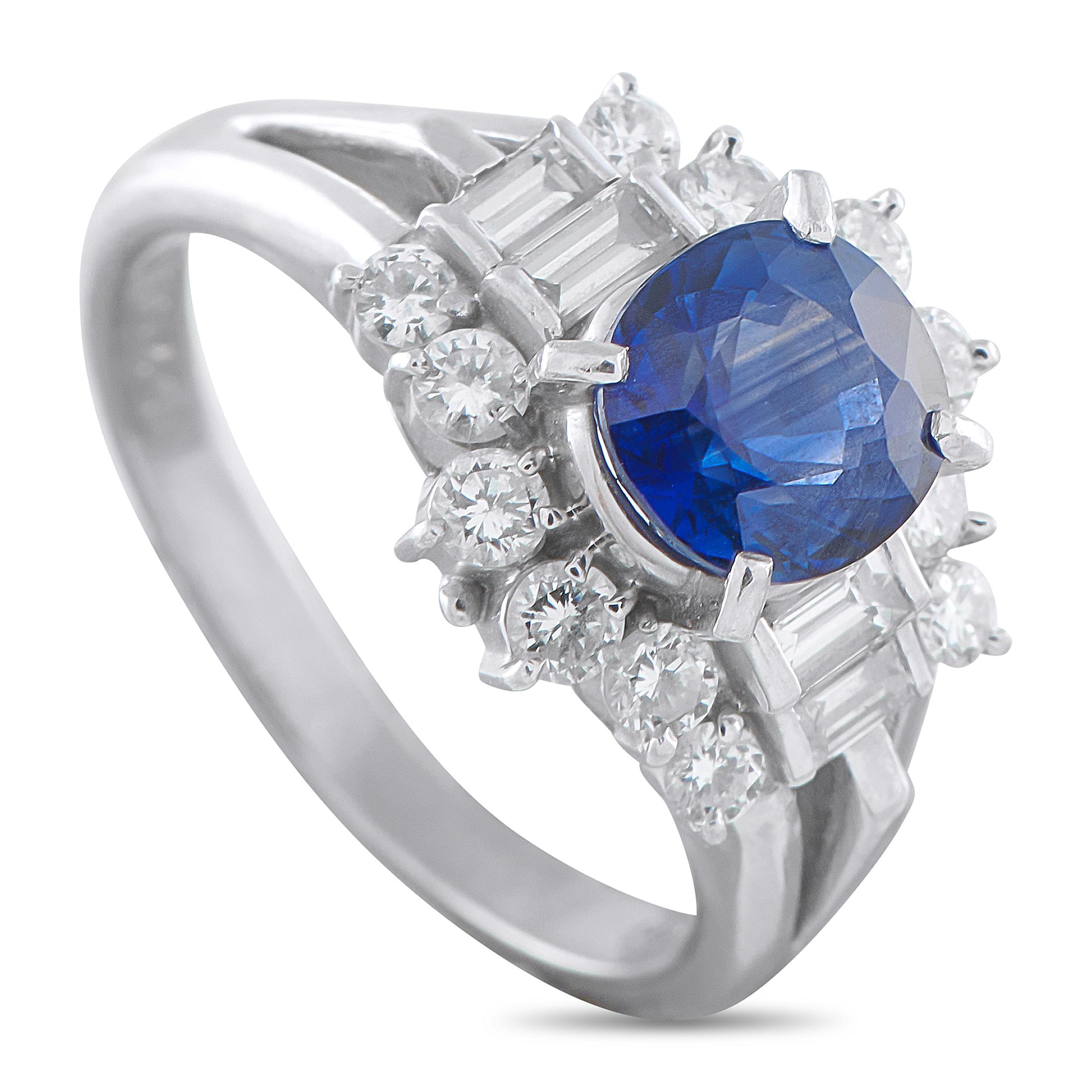 Platinum 0.87ct Diamond and Sapphire Ring MF01-110525 Excellent état - En vente à Southampton, PA