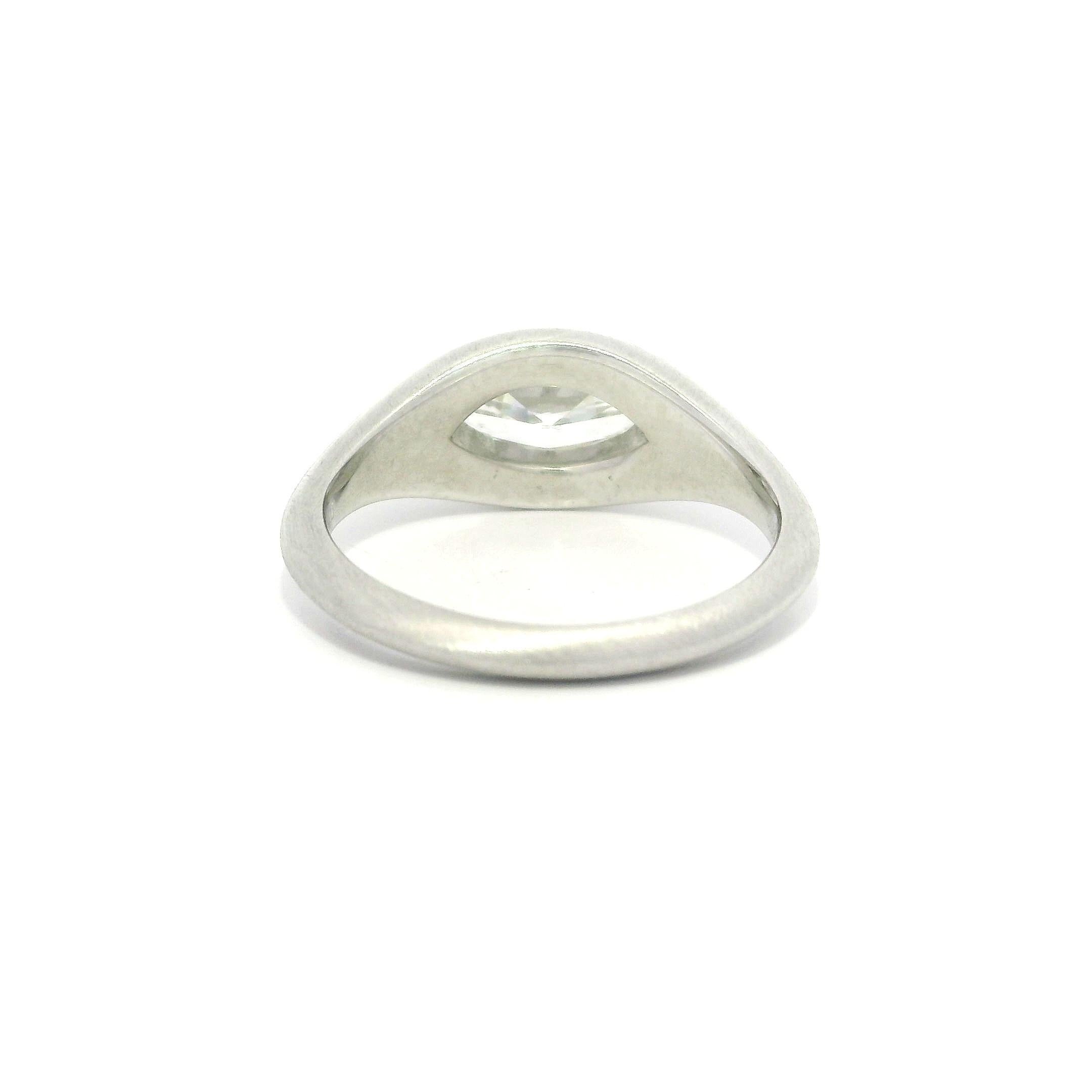 Platinum 0.91ct Marquise Cut Bezel Diamond Solitaire Brushed East West Band Ring For Sale 7
