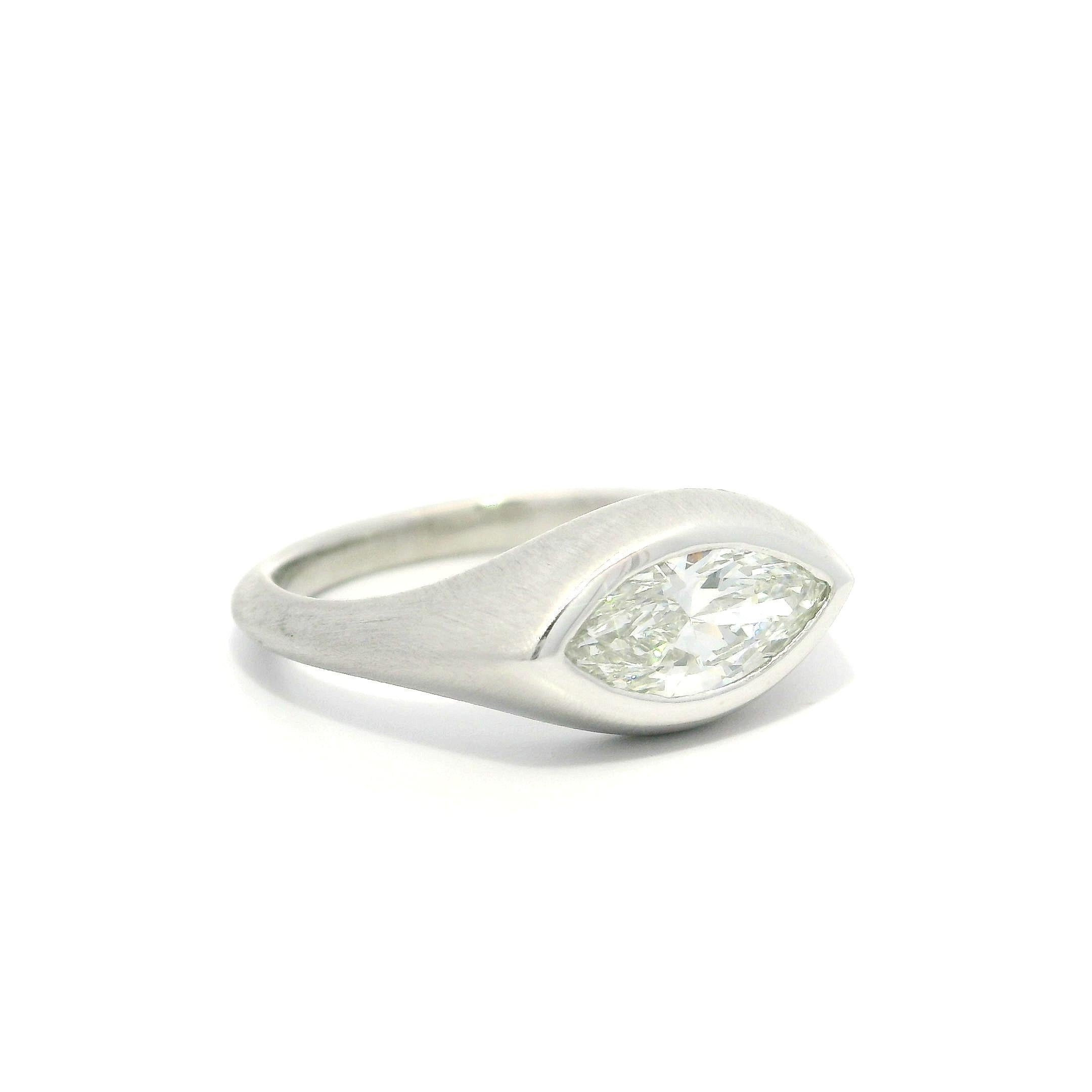 Platinum 0.91ct Marquise Cut Bezel Diamond Solitaire Brushed East West Band Ring For Sale 9