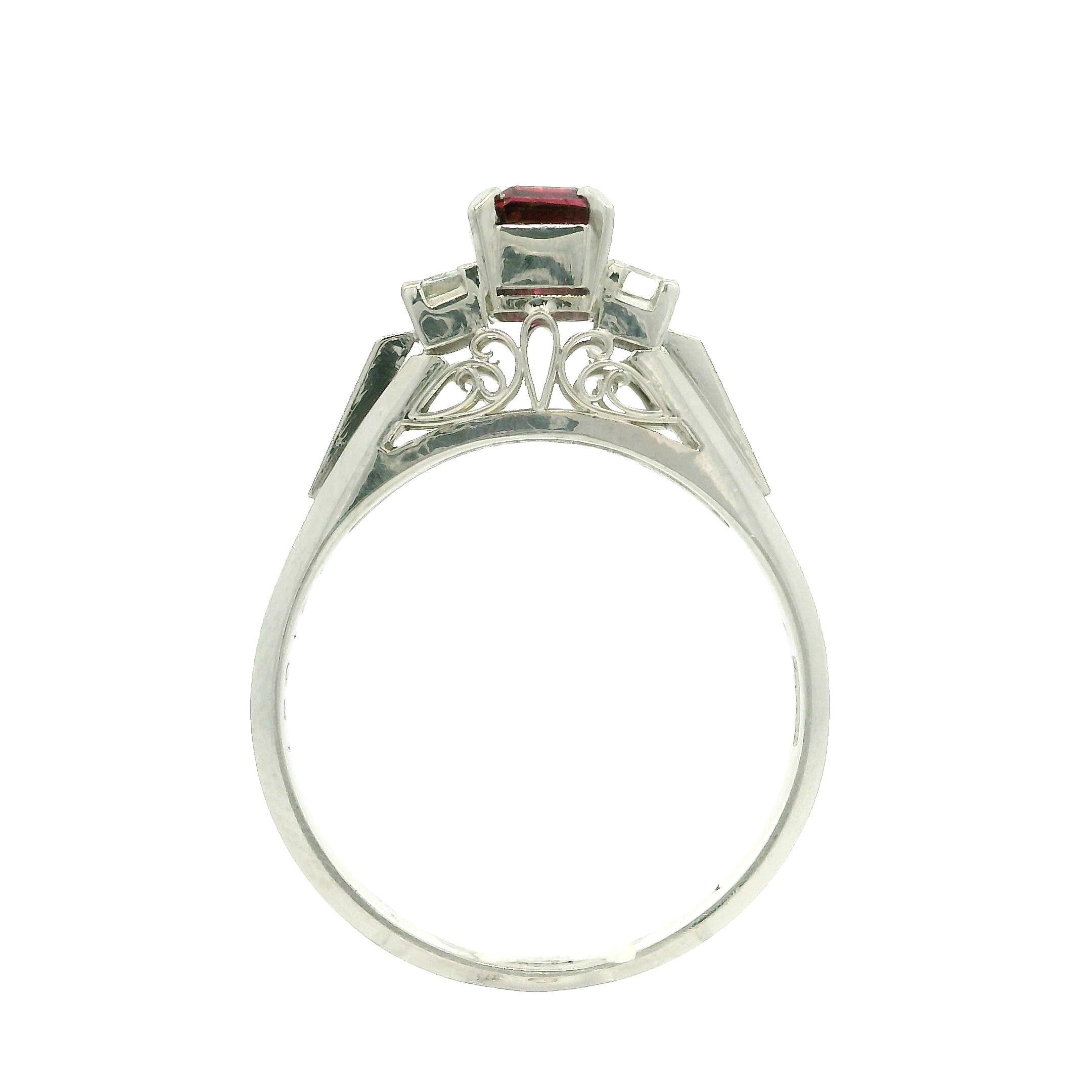 Platino 0,92ct Taglio Quadrato Rubino Baguette Diamante Laterale Alto Profilo A.Stone in vendita 8
