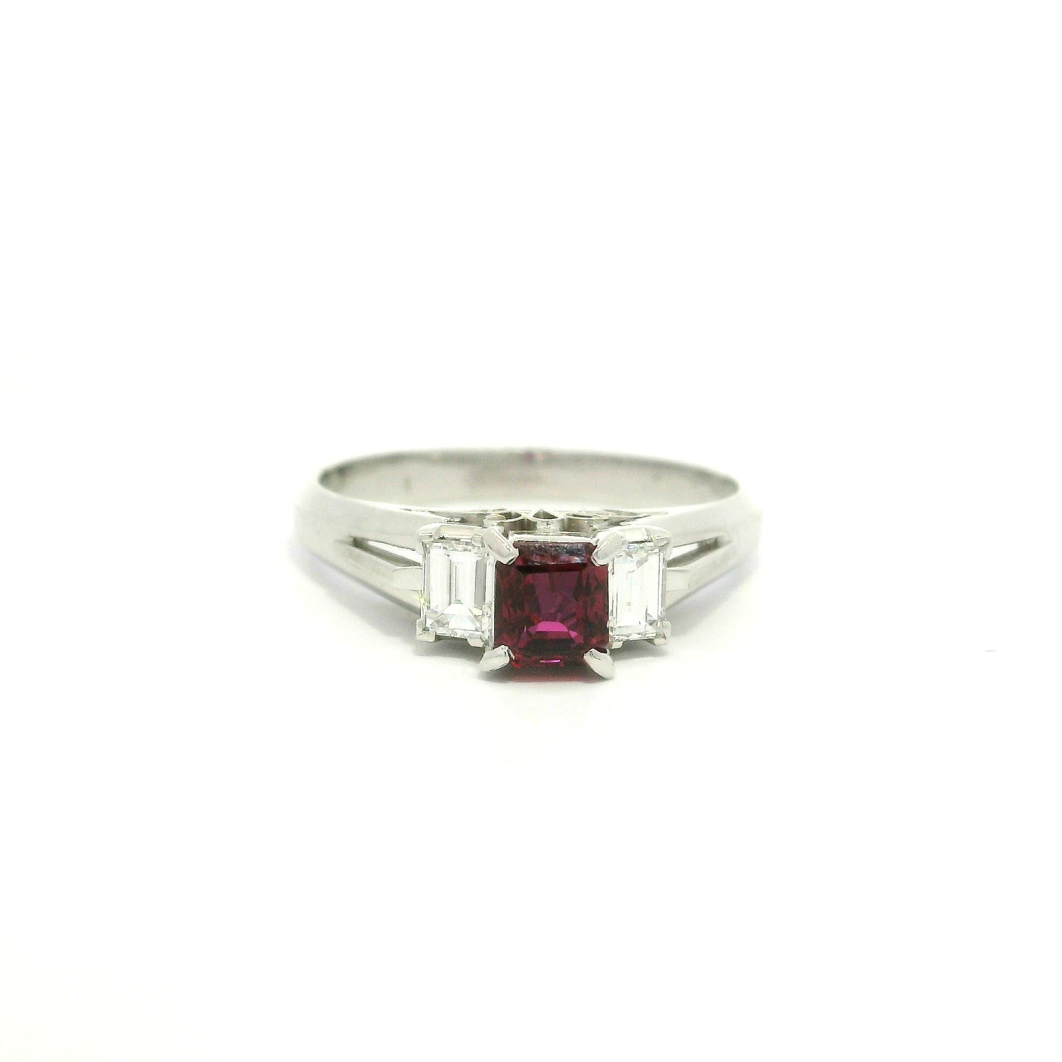Platino 0,92ct Taglio Quadrato Rubino Baguette Diamante Laterale Alto Profilo A.Stone in vendita 10