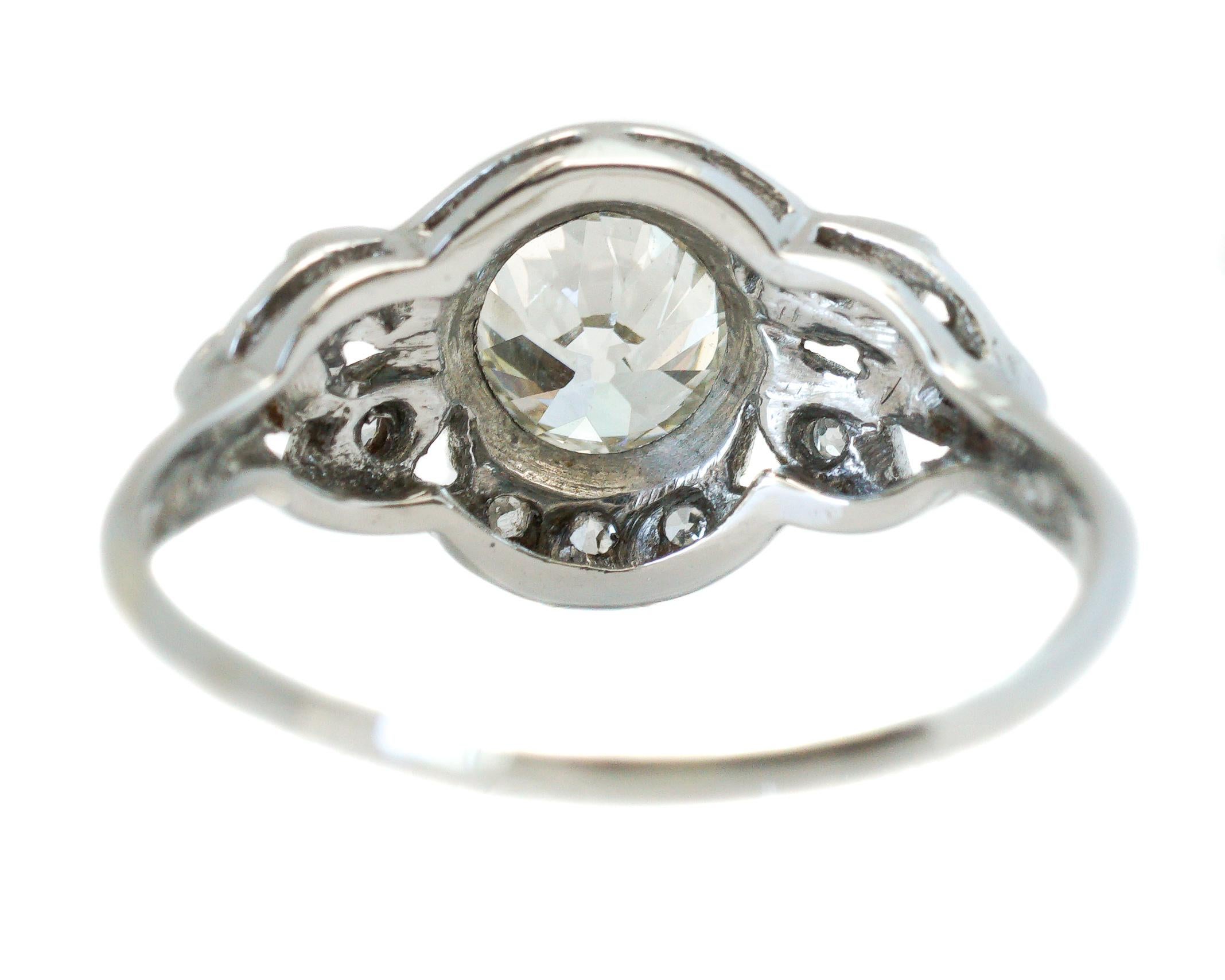 Platinum 0.93 Carat Total Old European Cut Diamond Engagement Ring In Good Condition In Atlanta, GA