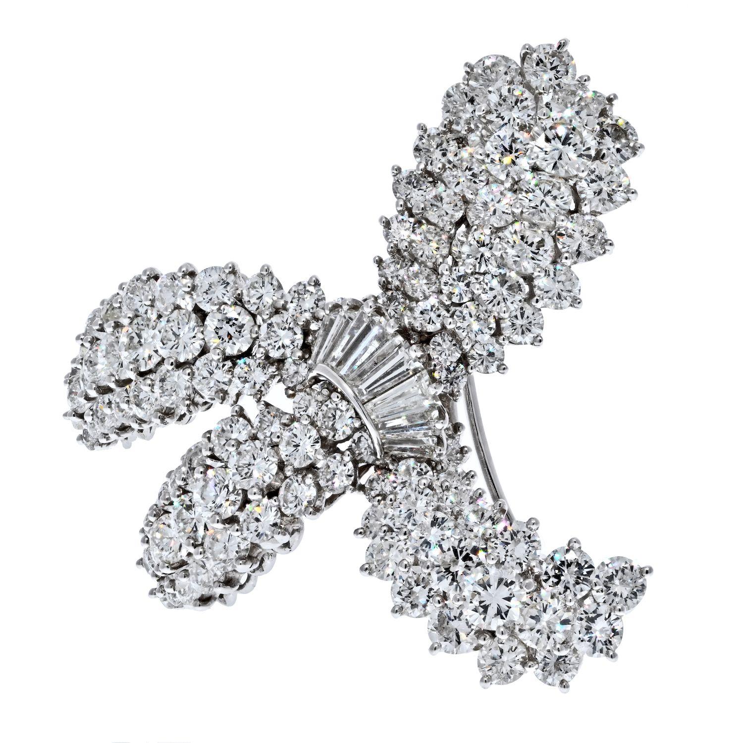 Platinum 10 Carat Diamond Bow Brooch In Excellent Condition For Sale In New York, NY