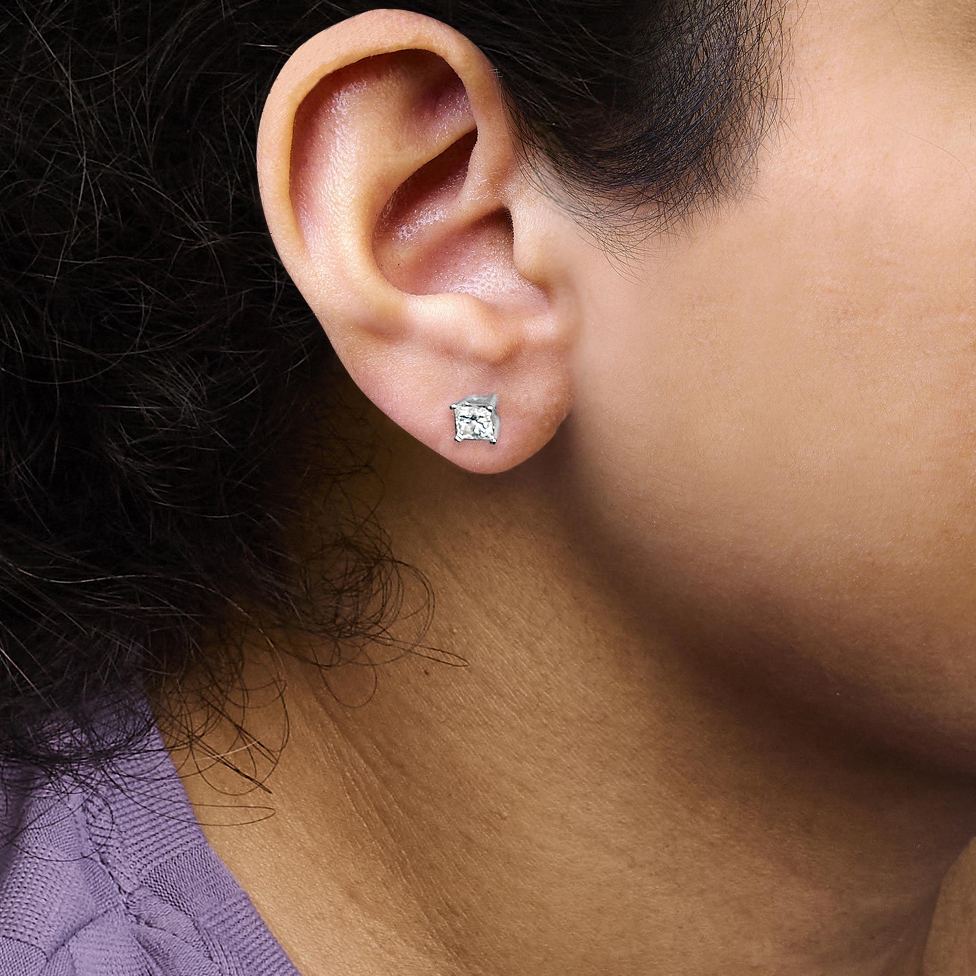 Boucles d'oreilles solitaires en platine avec diamant taille princesse de 1,00 ctw Neuf à New York, NY