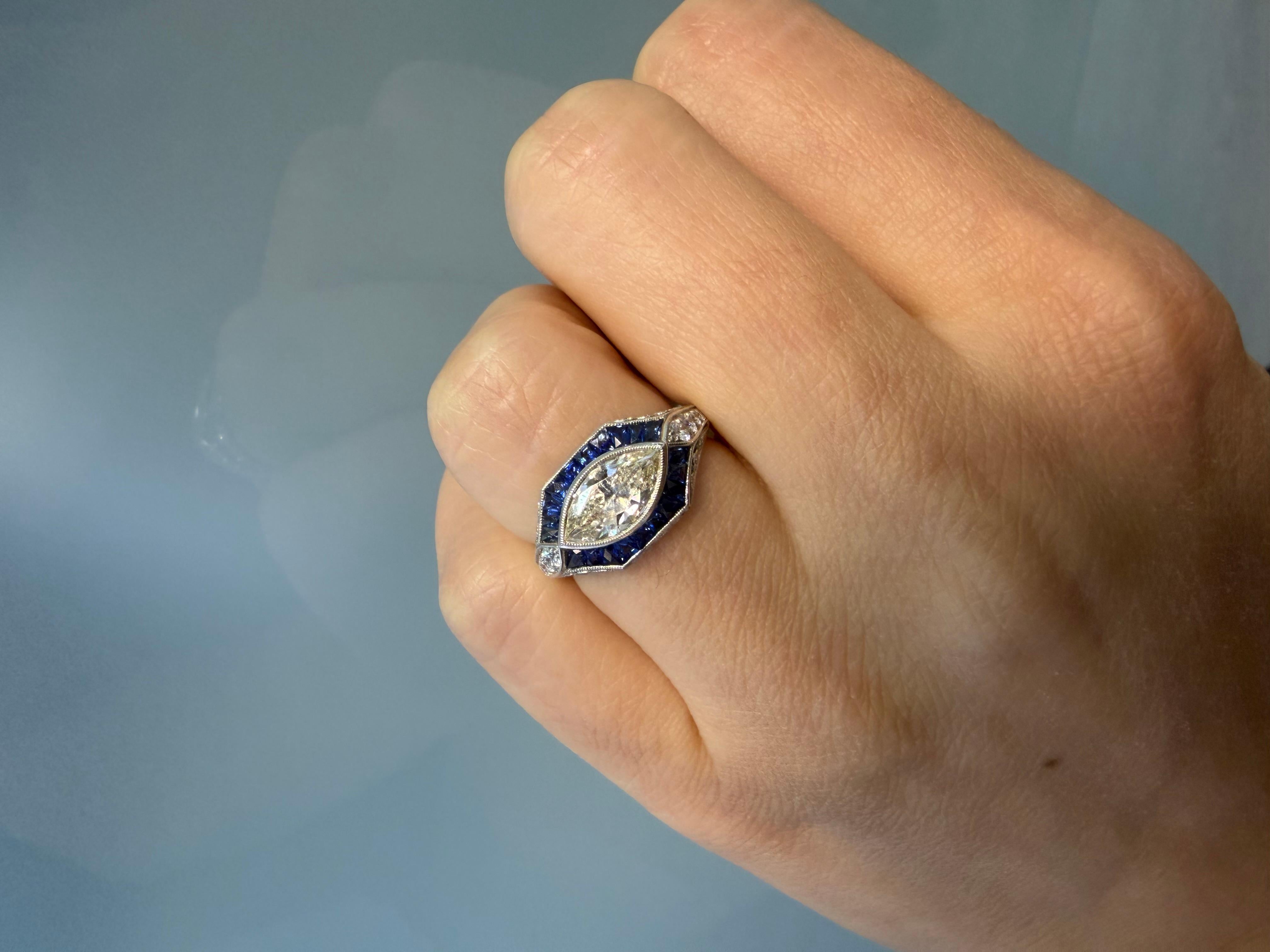 Platino 1.01 Quilate Diamante Marquesa Centro Zafiro Anillo Platino en Stock en venta 3