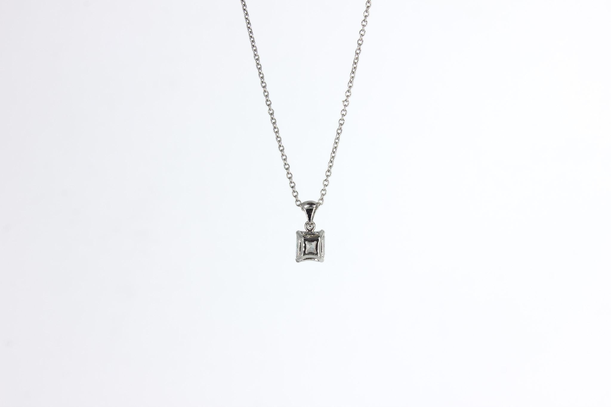 Collana in platino con diamante taglio radiante da 1,02 carati In condizioni Nuovo in vendita a New York, NY