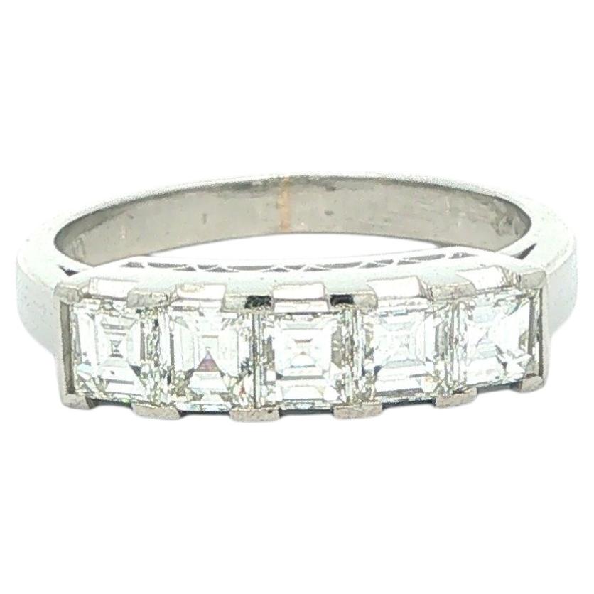Anillo apilable de platino con 5 diamantes talla escalonada Carre de 1,02 ctw