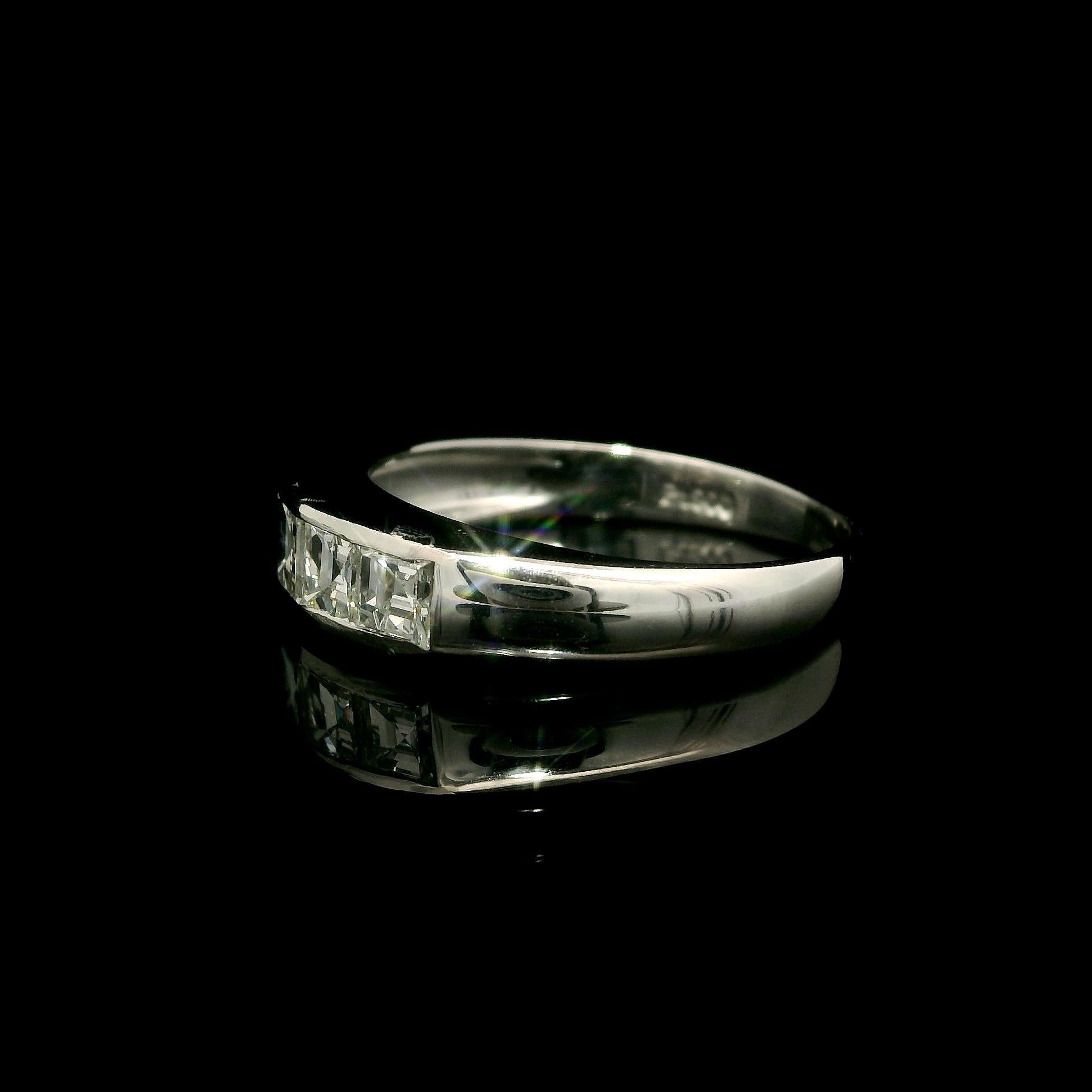 Platin 1,02ctw Square Step Carre Cut Channel Diamond 5 Stone Band Ring Damen im Angebot