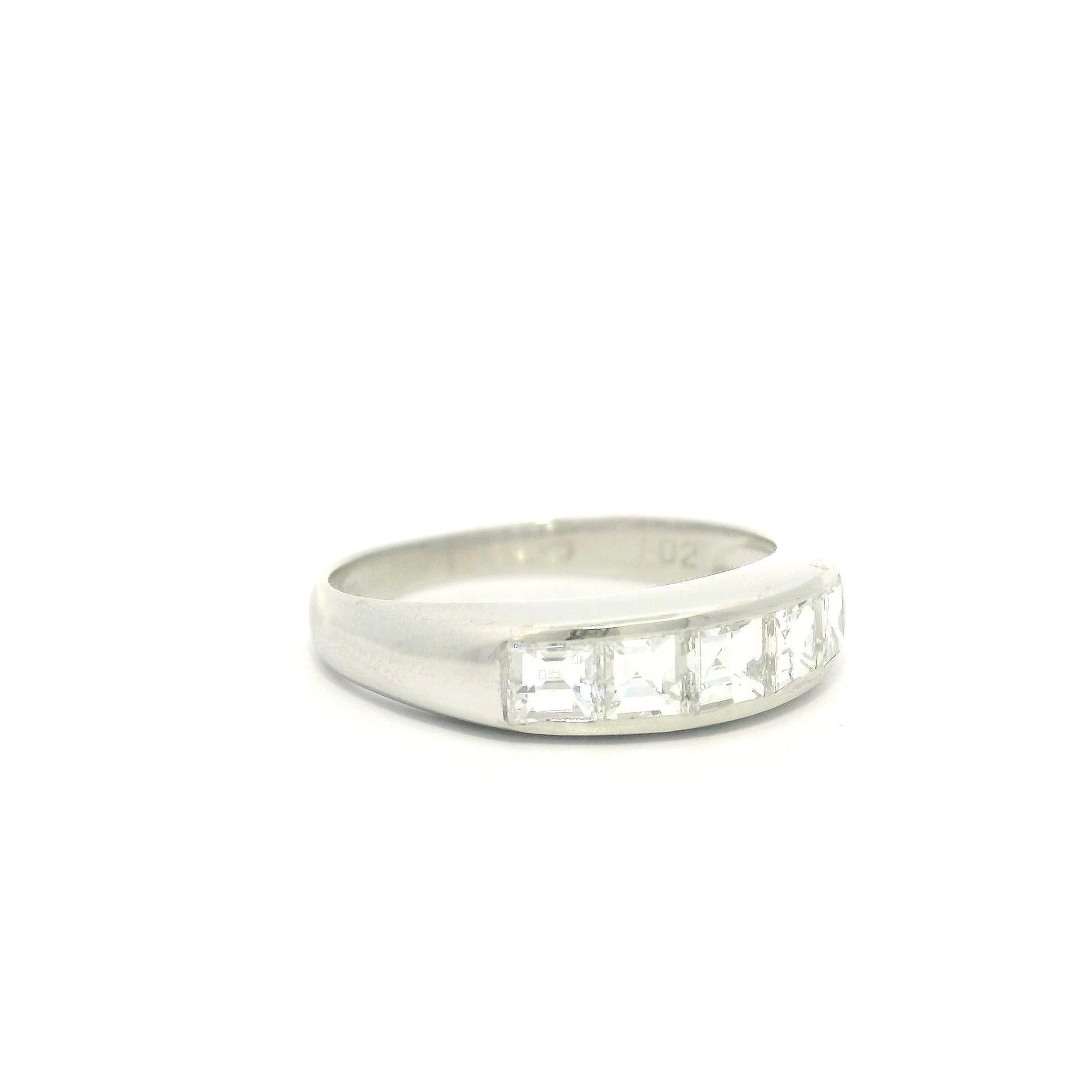 Platin 1,02ctw Square Step Carre Cut Channel Diamond 5 Stone Band Ring im Angebot 4