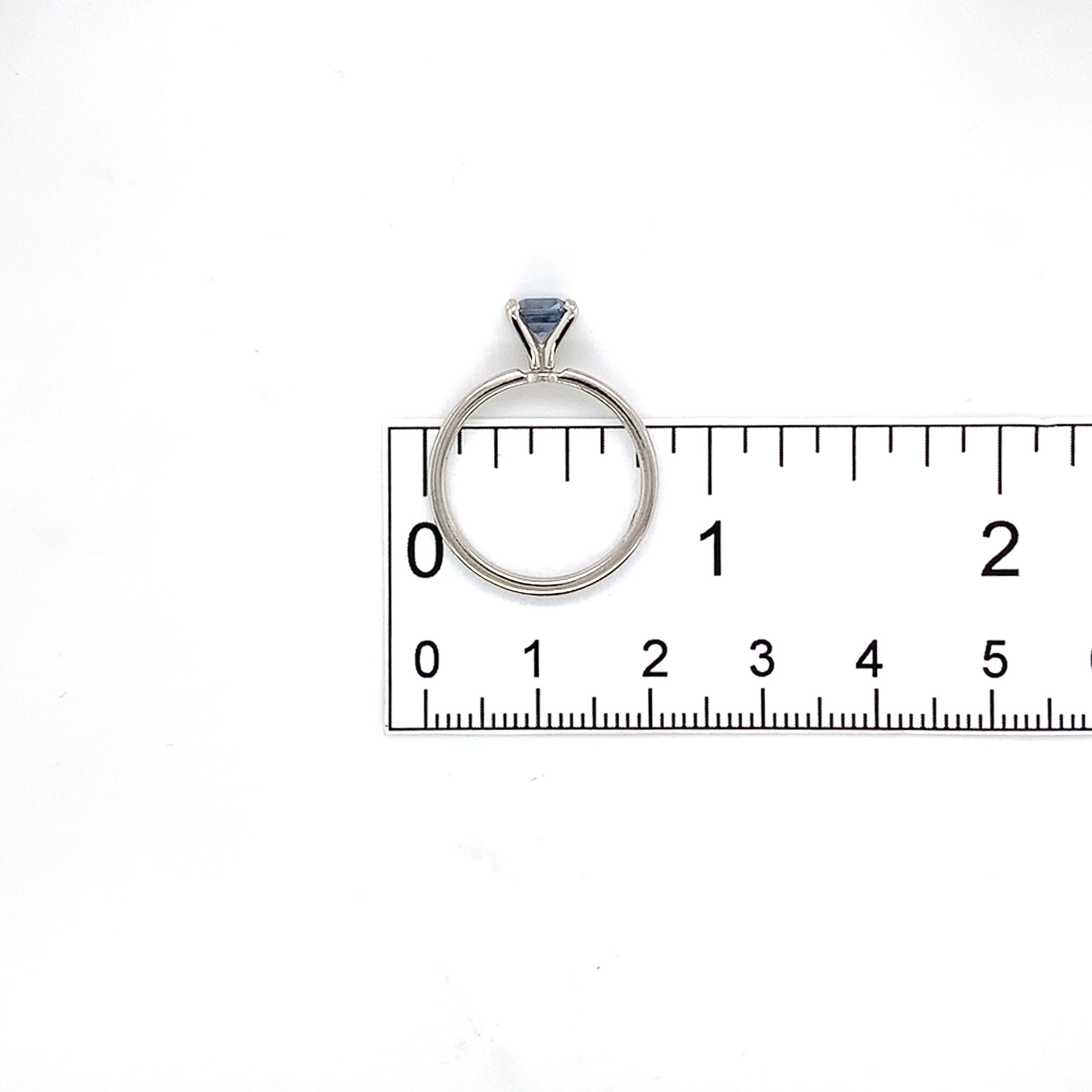 Anello solitario in platino con zaffiro blu di Ceylon da 1,03 carati in vendita 4