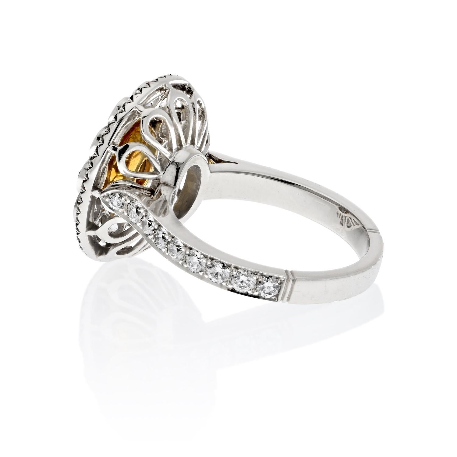 Platinum 1.03ct Oval Cut Diamond Light Fancy Yellow Halo Engagement Ring In New Condition For Sale In New York, NY