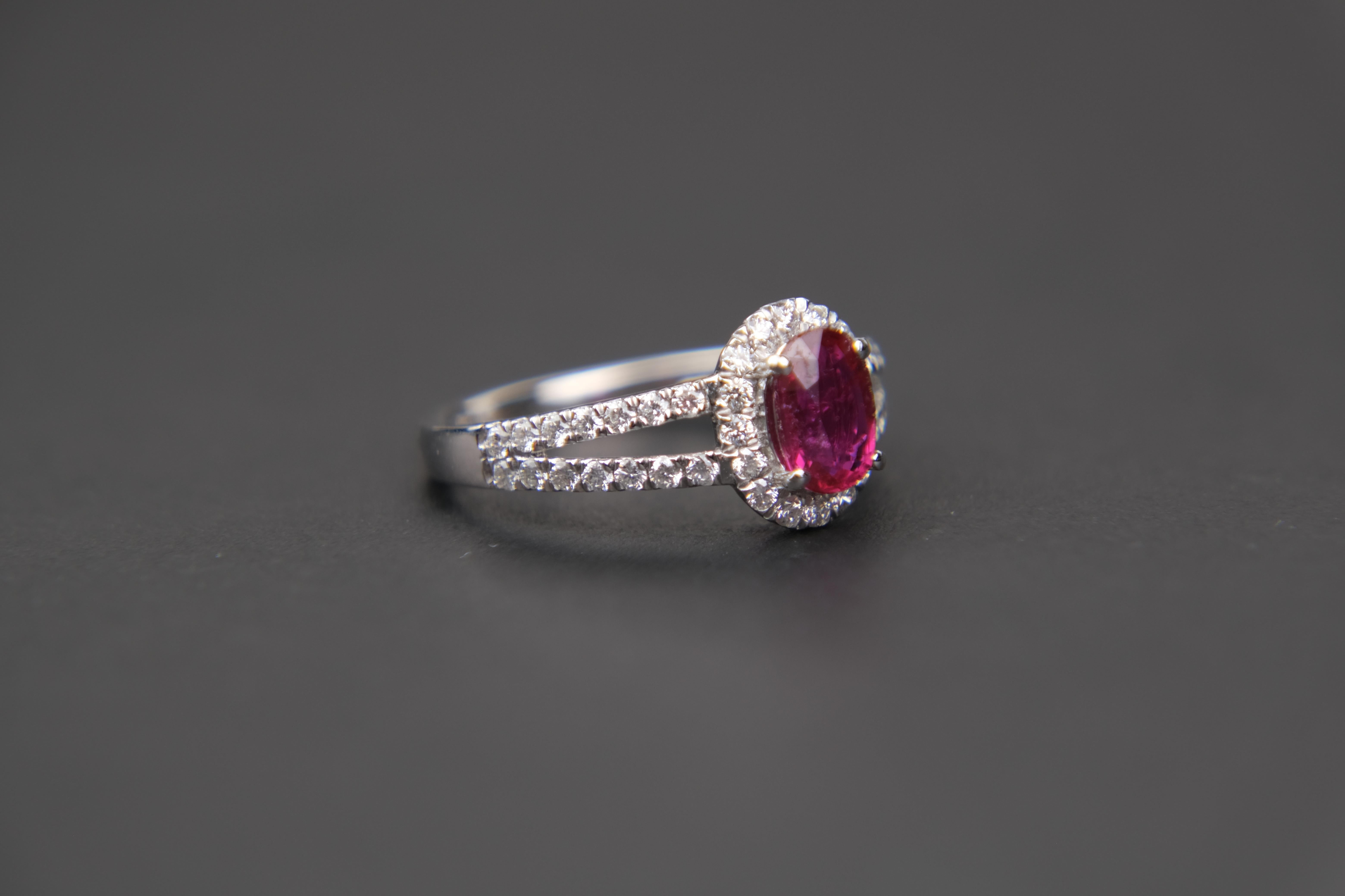 Oval Cut Platinum 1.04 Carat Unheated Ruby and Diamond Ring with GIA Report For Sale