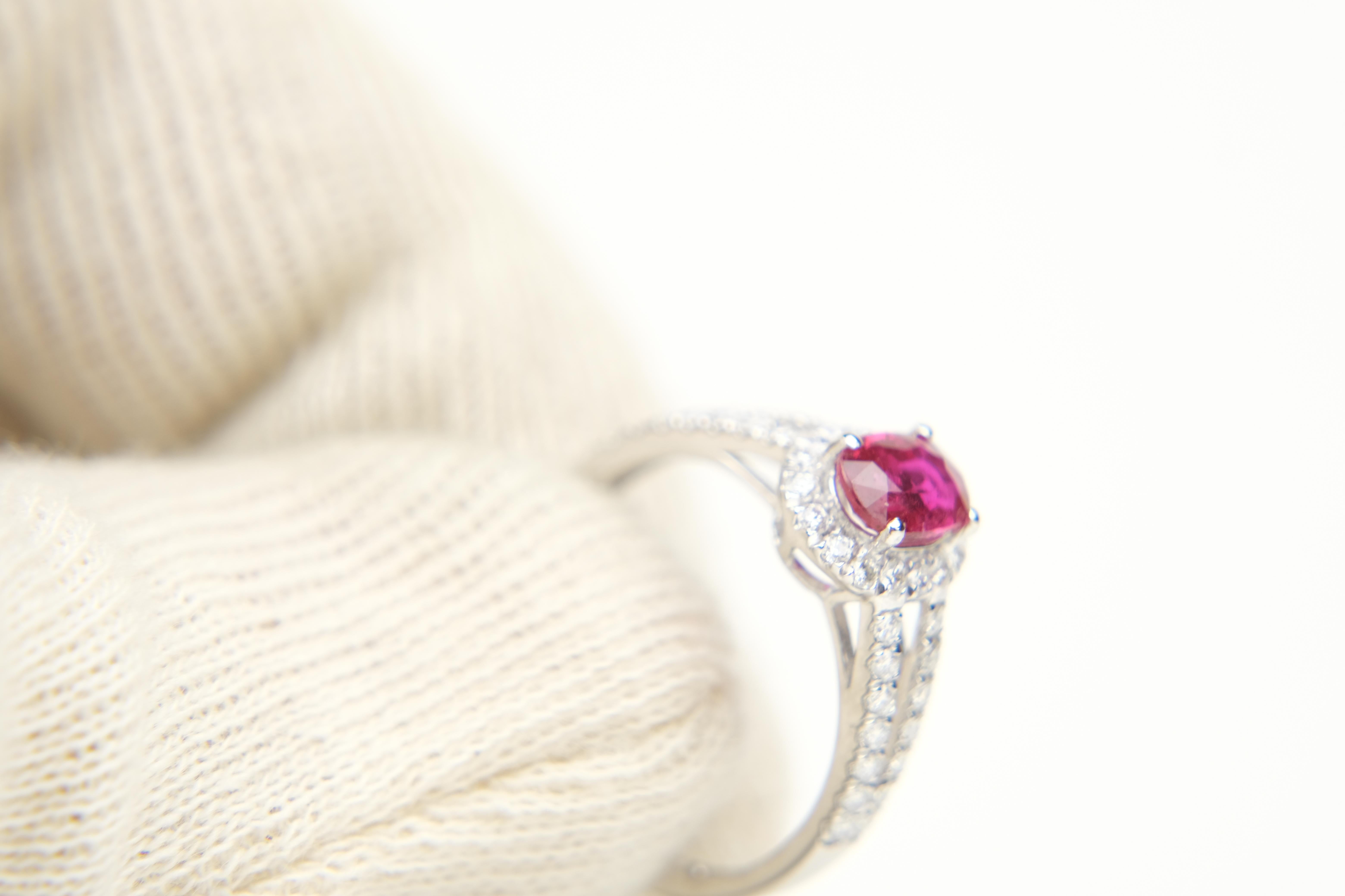 Platinum 1.04 Carat Unheated Ruby and Diamond Ring with GIA Report For Sale 1
