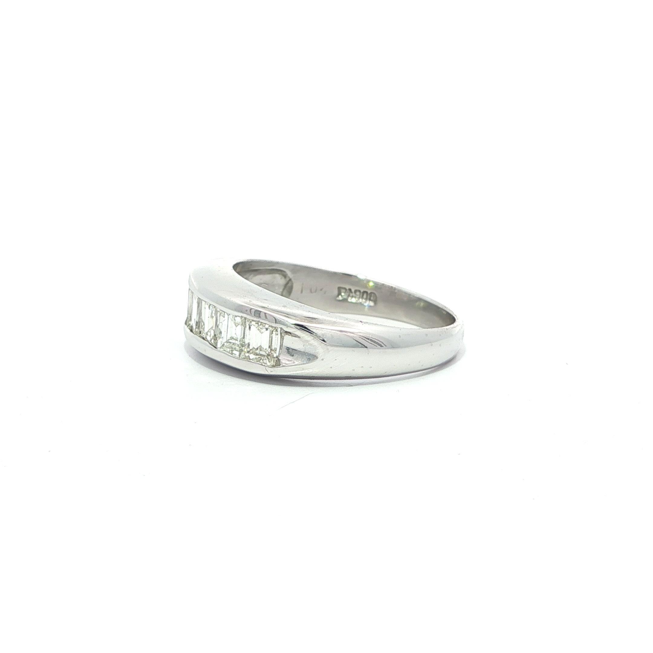Platin 1,04ctw Carré Square Step Cut Channel Diamond 7 Stones Stack Band Ring Damen im Angebot