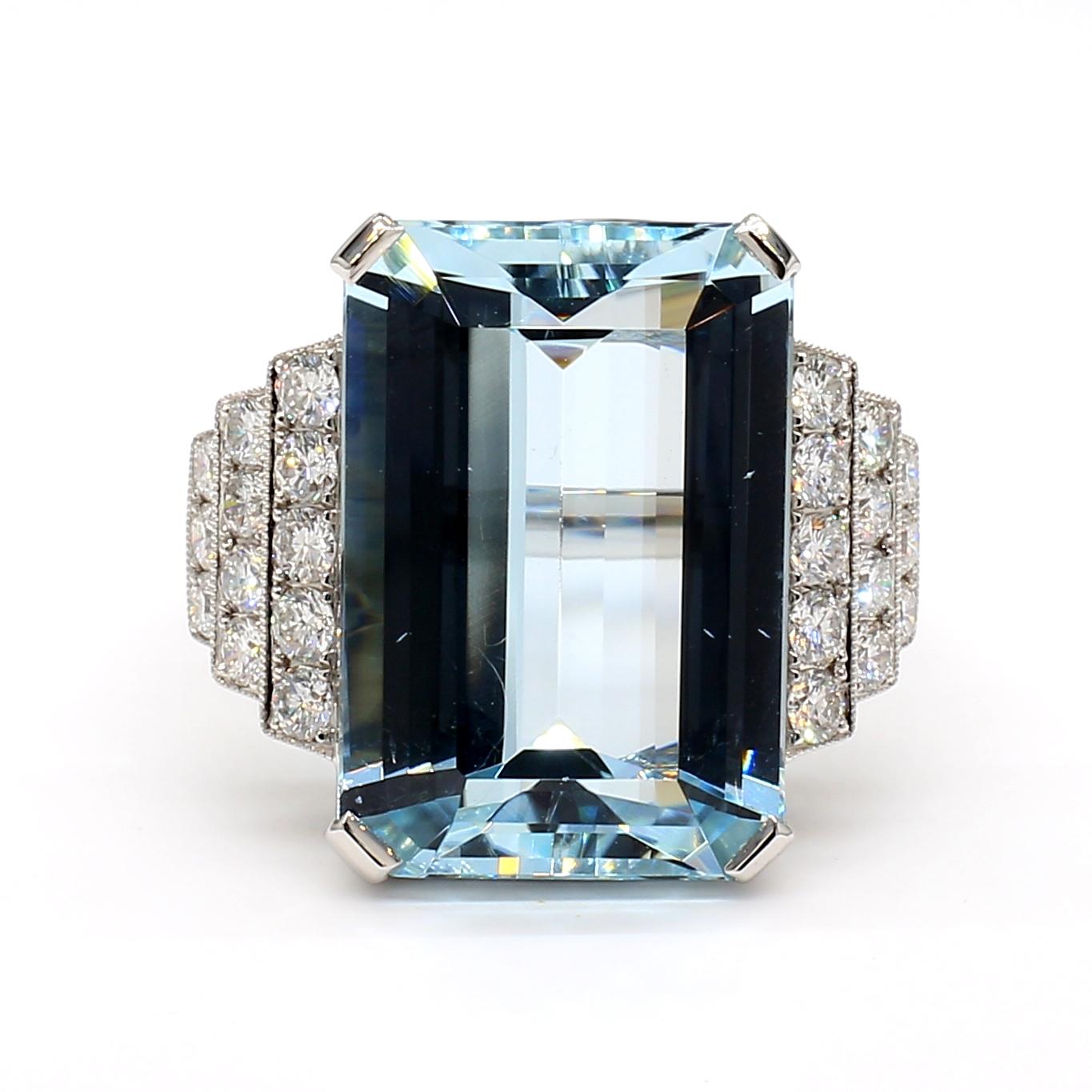 Vous êtes à la recherche d'un bijou unique qui incarne l'élégance et la sophistication ? Ne cherchez pas plus loin que cette superbe bague en platine, qui met en vedette une fascinante aigue-marine bleu layette de 10,50 carats (AQ) accentuée par des
