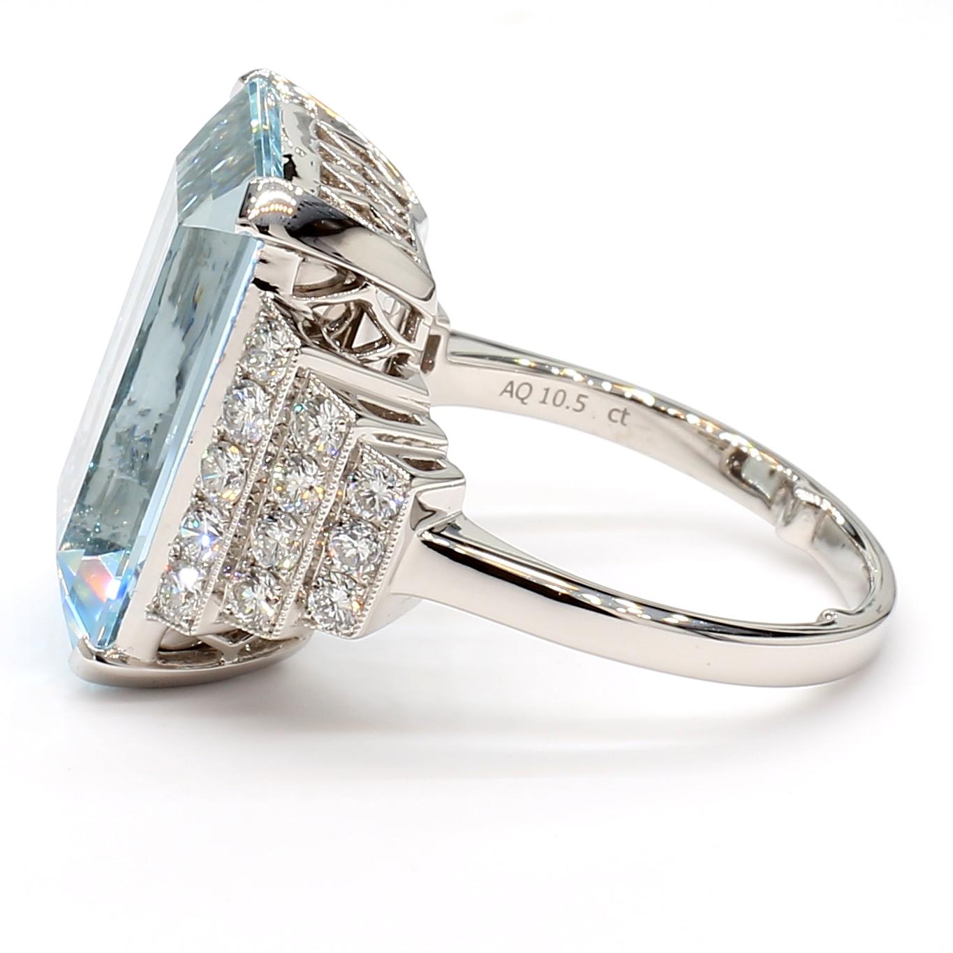 Art déco Bague cocktail aigue-marine 10,50 carats et diamants en vente
