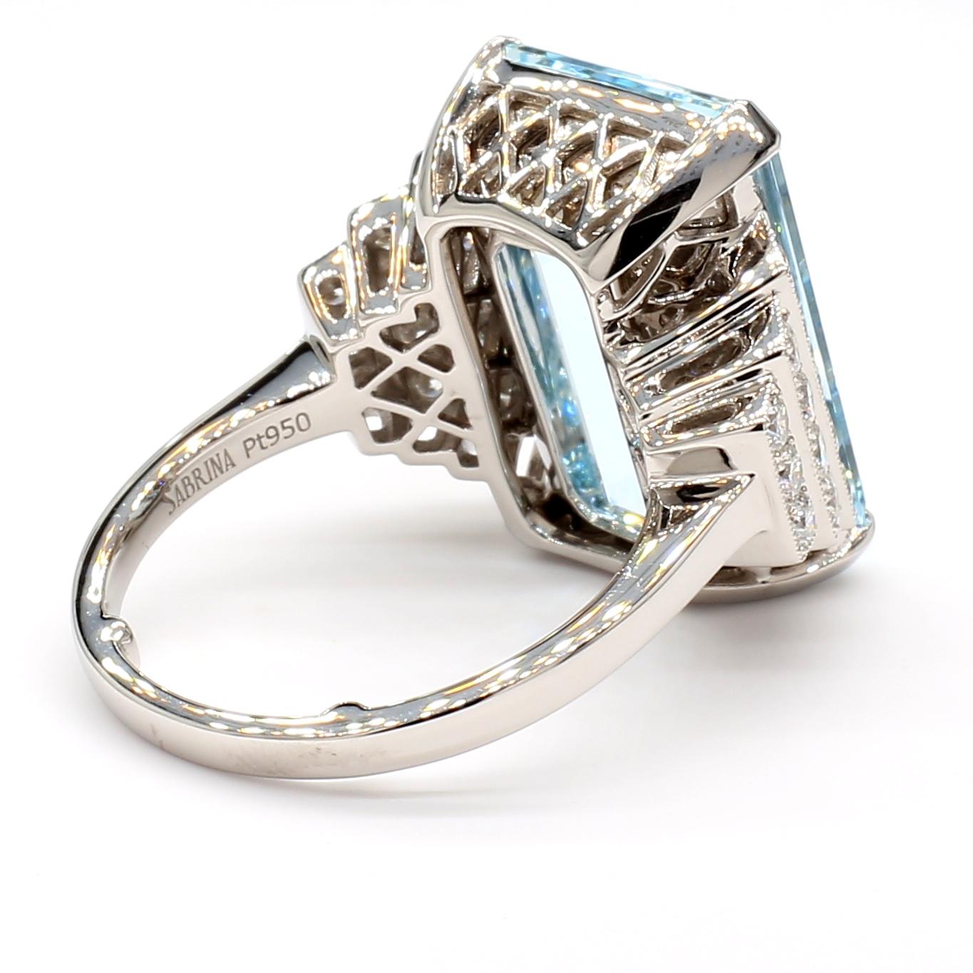 Bague cocktail aigue-marine 10,50 carats et diamants Unisexe en vente