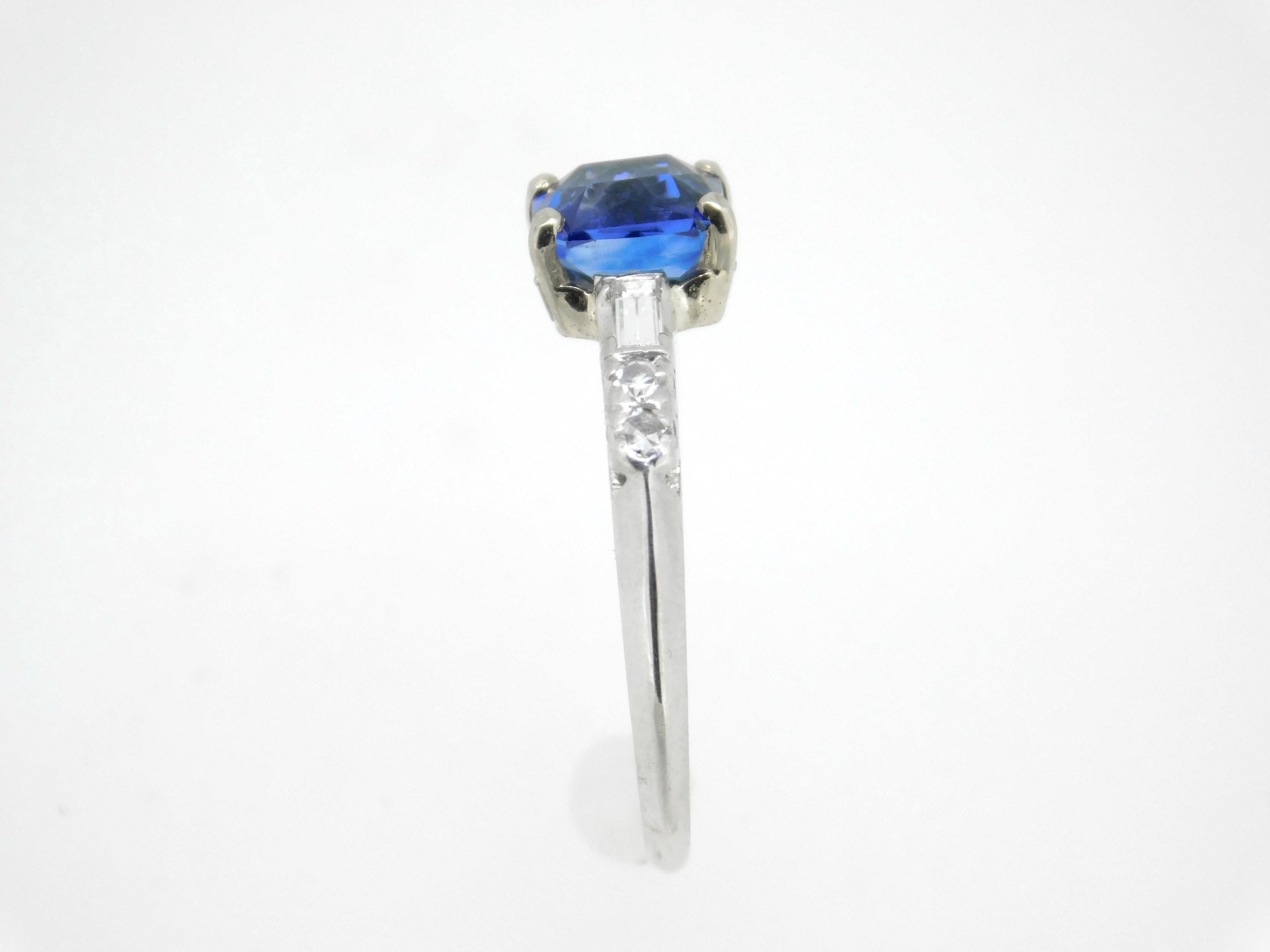 Contemporary Platinum 1.05ct Blue Genuine Natural Sapphire and Diamond Ring '#J5052' For Sale