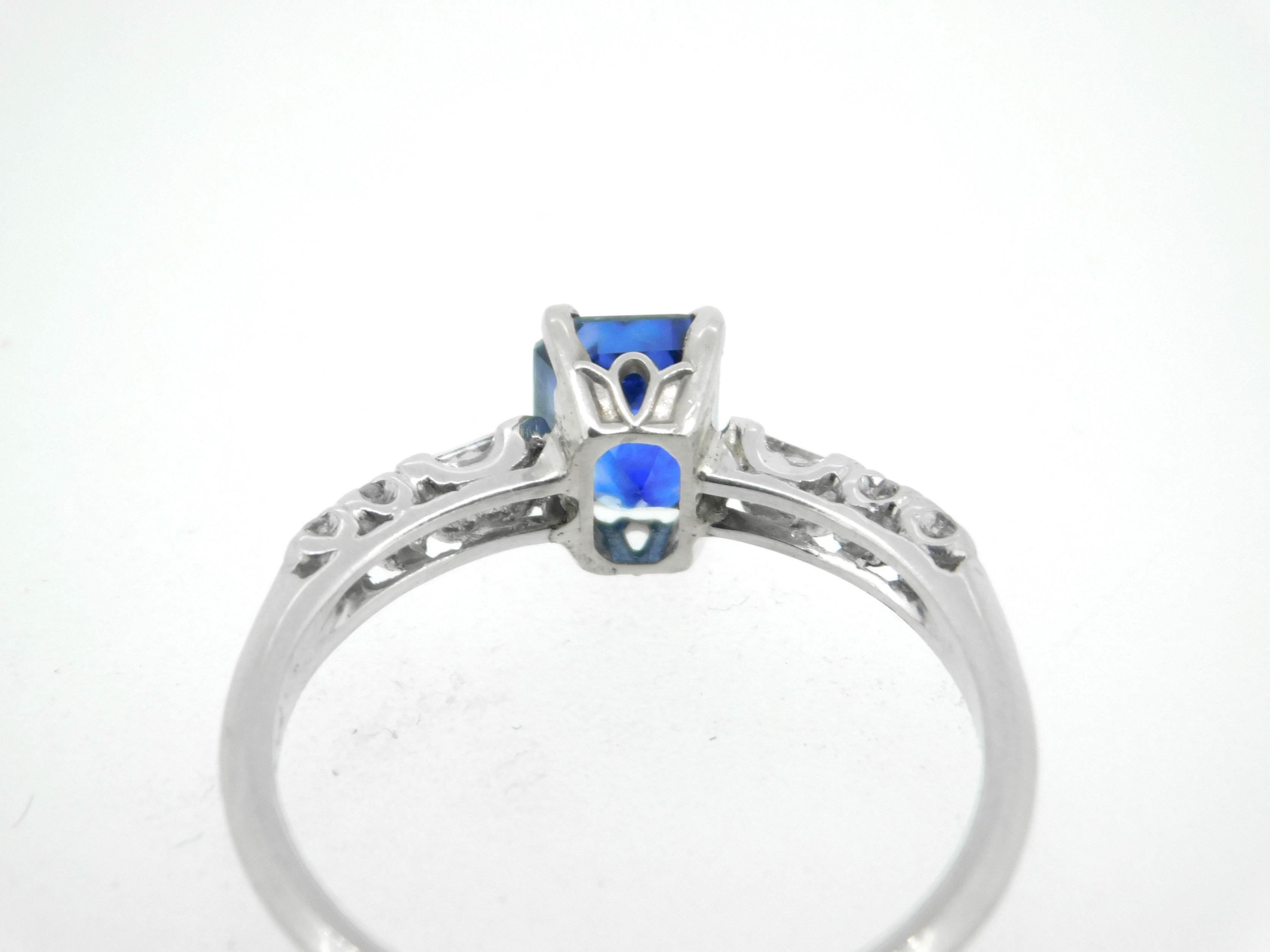 Platinum 1.05ct Blue Genuine Natural Sapphire and Diamond Ring '#J5052' In Excellent Condition For Sale In Big Bend, WI