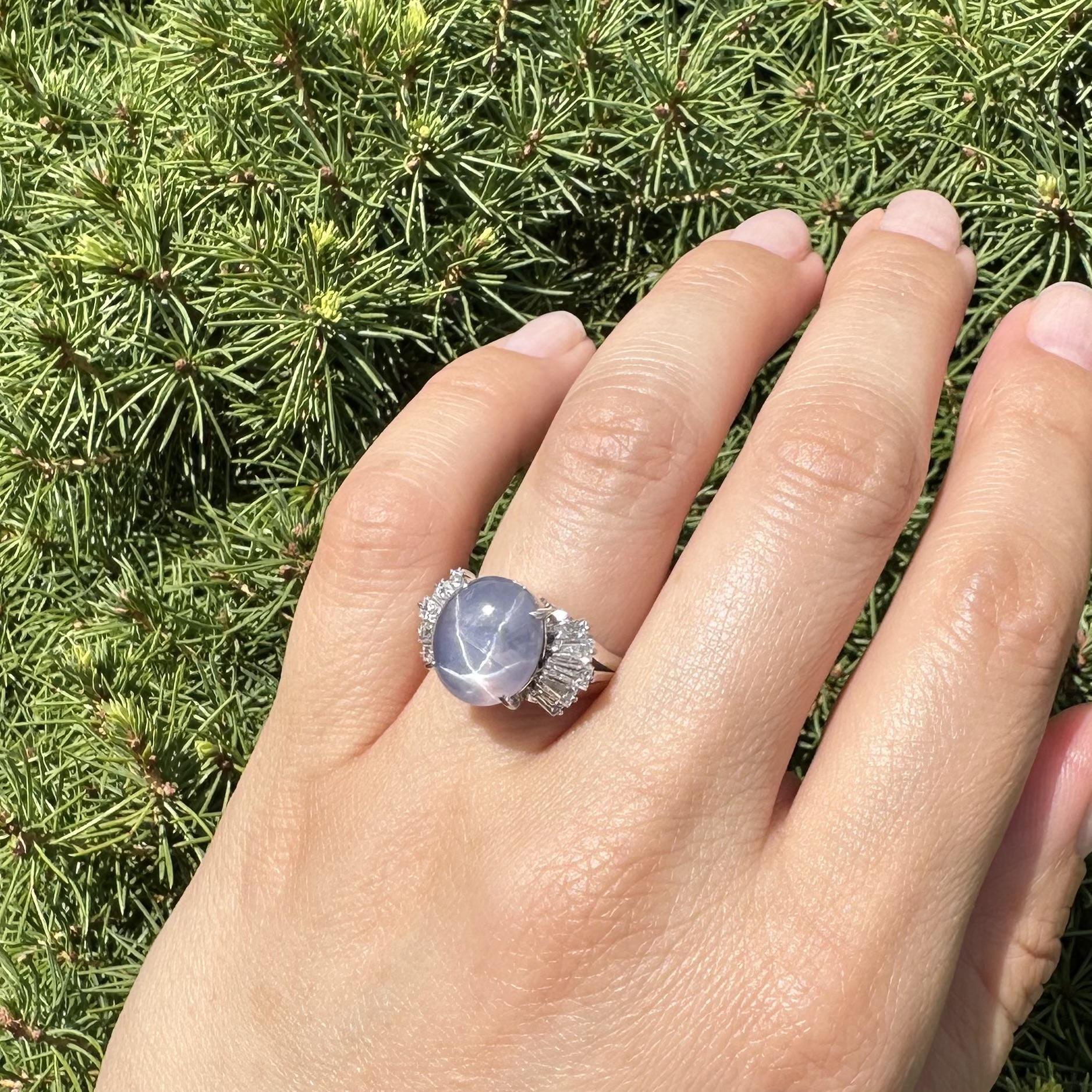 Platin 10,95ctw Oval Sharp Star Sapphire Baguette Diamant Flared Ribbon Ring im Zustand „Hervorragend“ im Angebot in Montclair, NJ