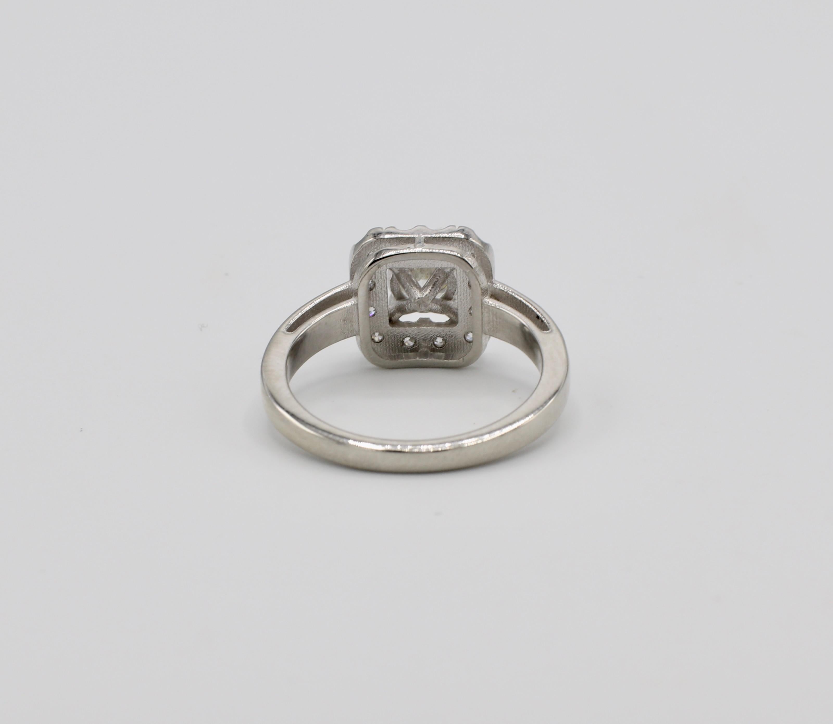 Modern Platinum 1.10 Carat Round Diamond Halo Engagement Ring