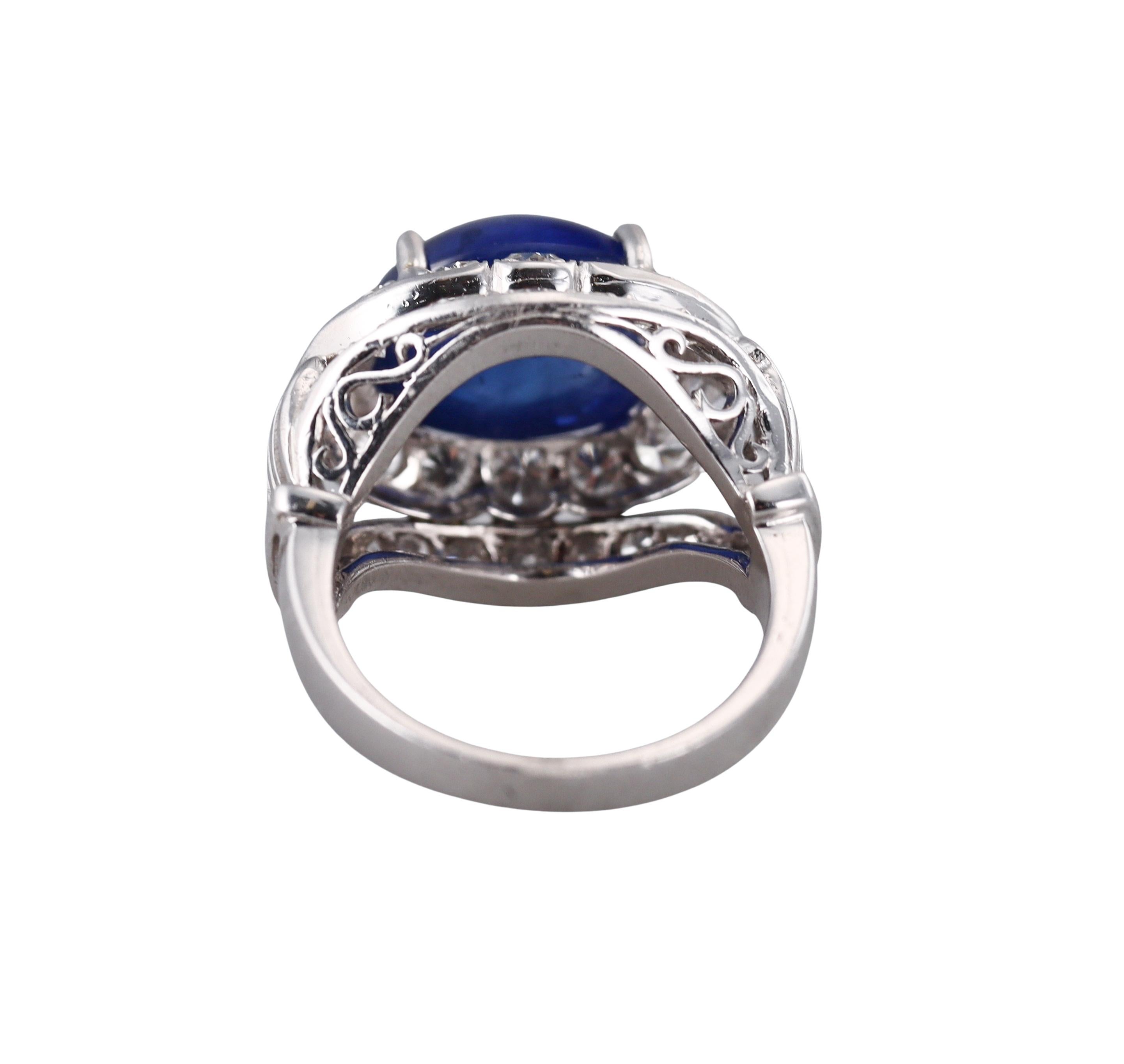 Taille cabochon Bague en platine avec saphir cabochon de 11,50 carats en vente
