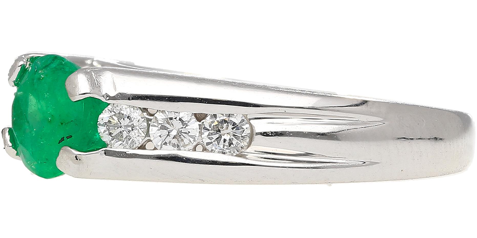 Platinum 1.17 Carat Oval East West Emerald & Diamond Ring In New Condition For Sale In Miami, FL