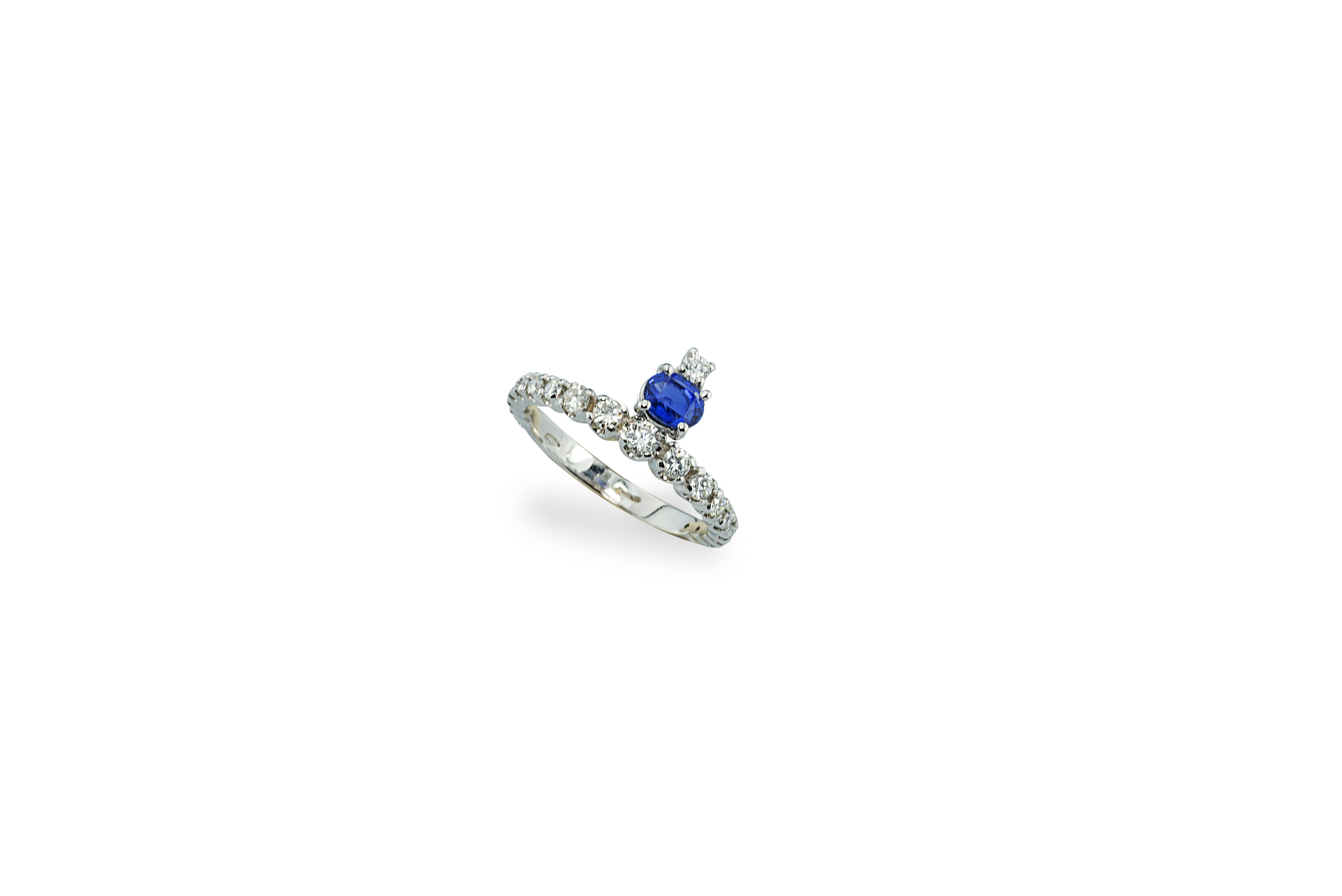Bague de fiançailles en platine avec saphir bleu 1,20 carat et diamants blancs 0,50 carat en vente 4