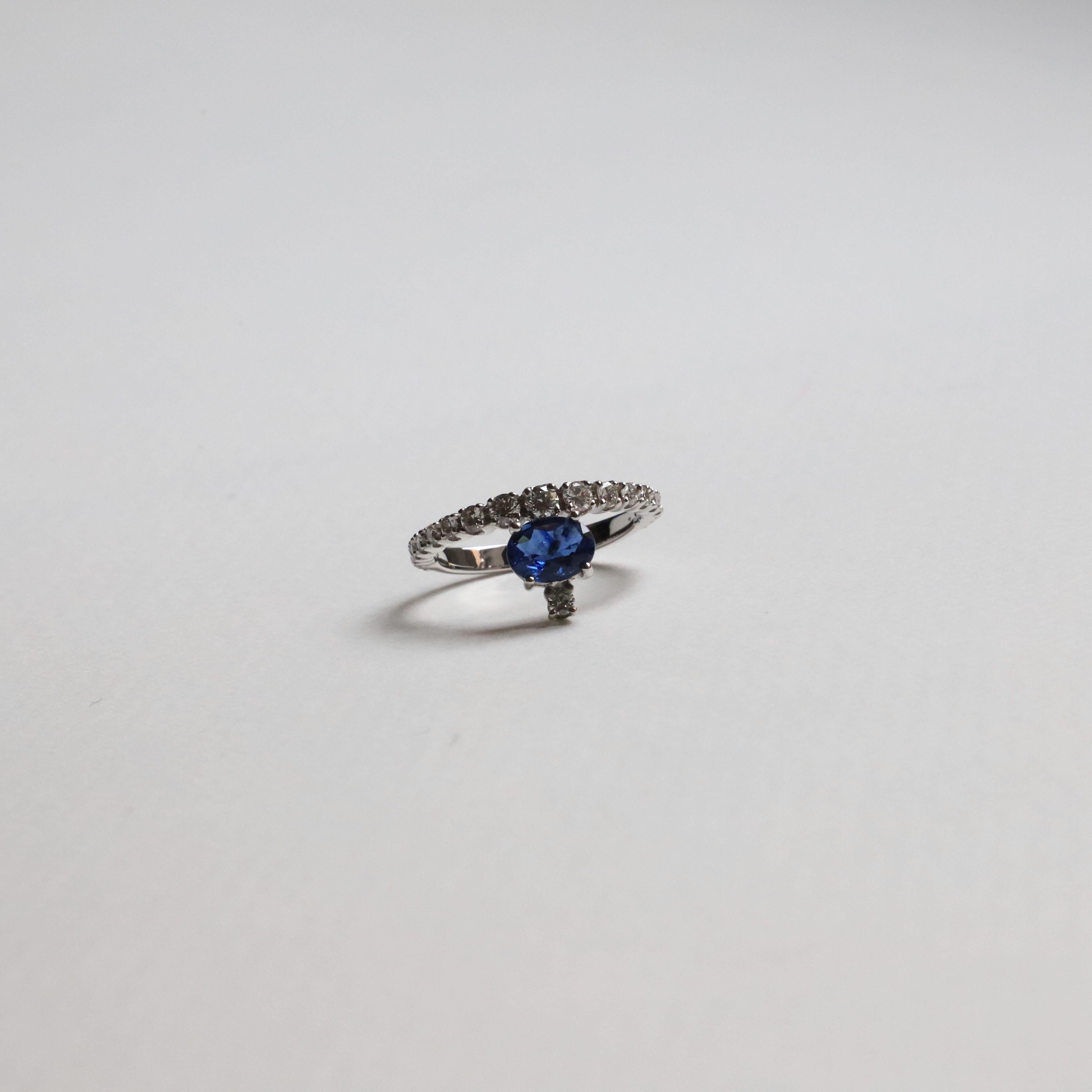 Platinum 1.20Carat Blue Sapphire 0.50Carat White Diamonds Engagement Design Ring In New Condition For Sale In Rome, IT
