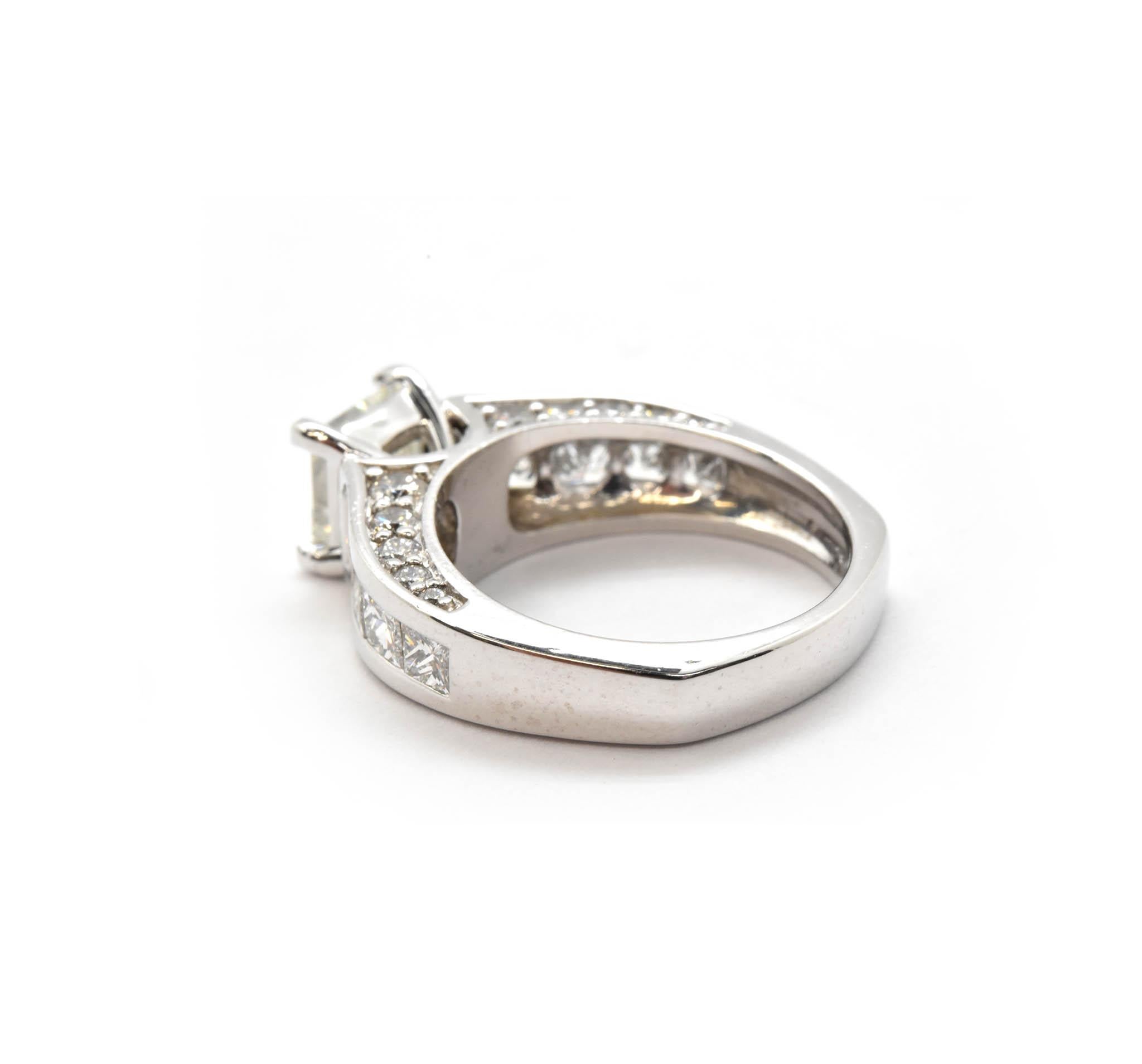 Platin 1::23 ct Modifizierter Princess-Diamant mit Verlobungsring mit Diamantbefestigung Damen