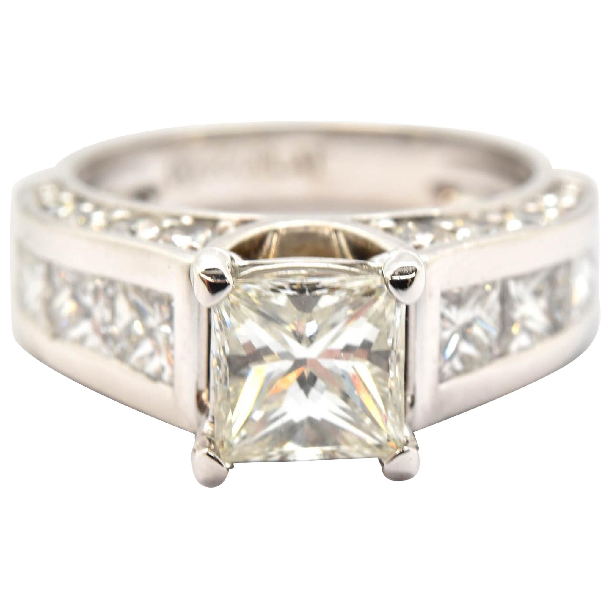Platin 1::23 ct Modifizierter Princess-Diamant mit Verlobungsring mit Diamantbefestigung