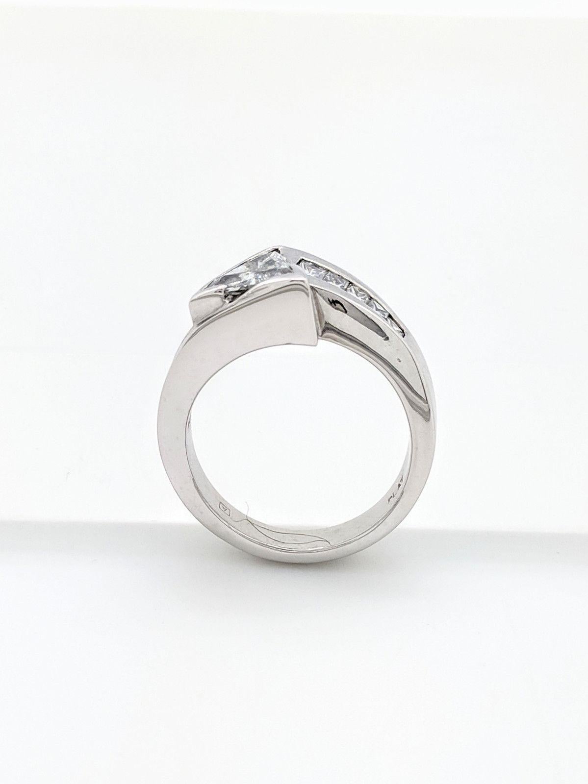 Contemporary Platinum 1.25 Carat Trillion Cut Diamond Engagement Ring SI1/H