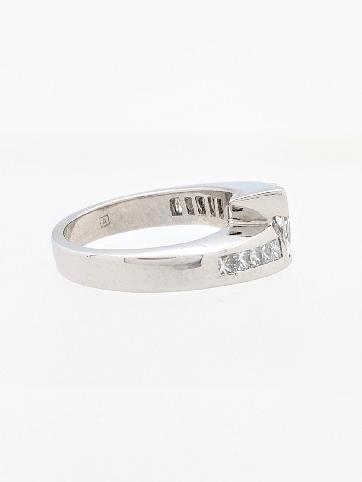 Women's Platinum 1.25 Carat Trillion Cut Diamond Engagement Ring SI1/H