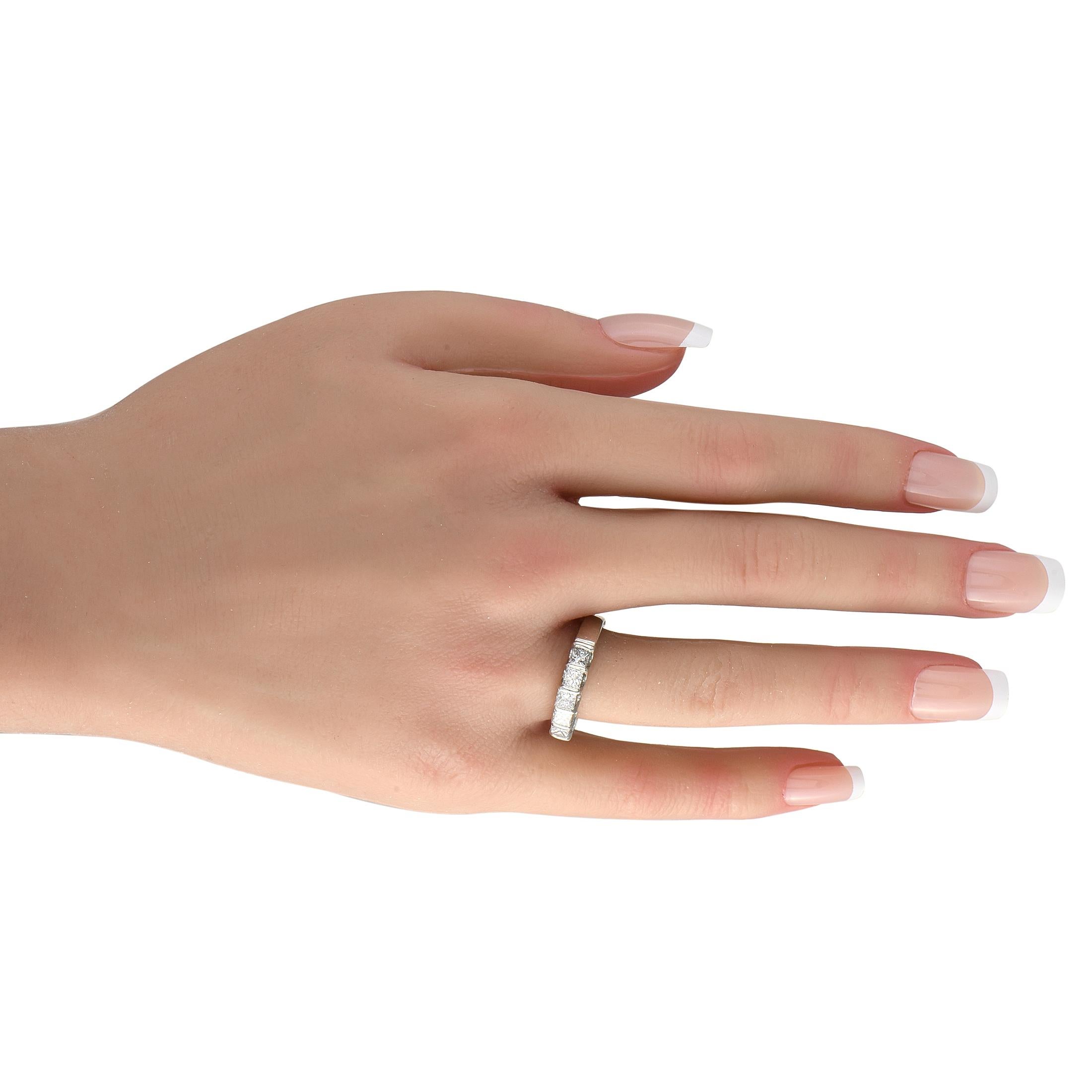 Round Cut Platinum 1.25ct Diamond 5-Stone Ring For Sale