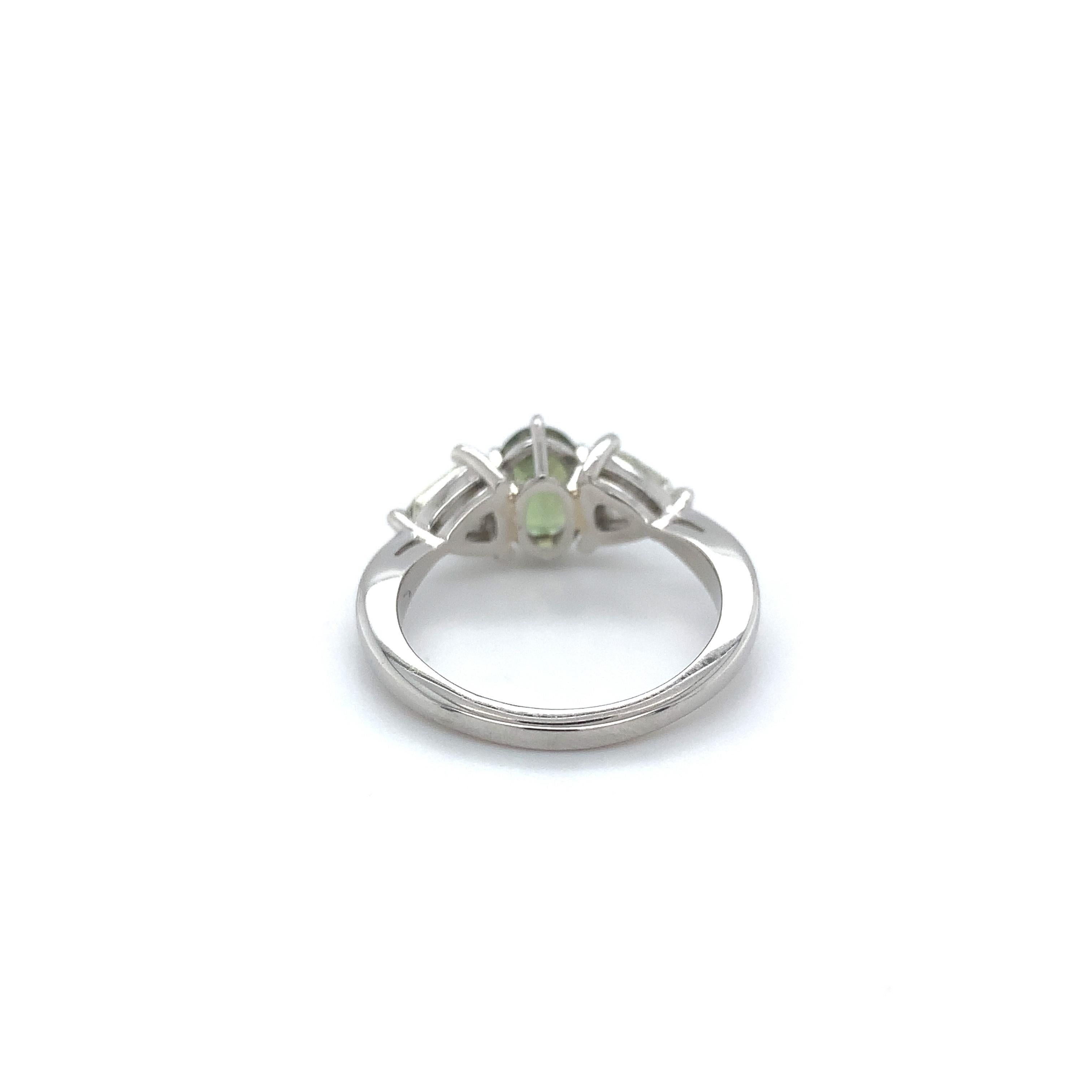 Women's Platinum 1.28 carat GIA Natural Alexandrite and Diamond Ring  For Sale