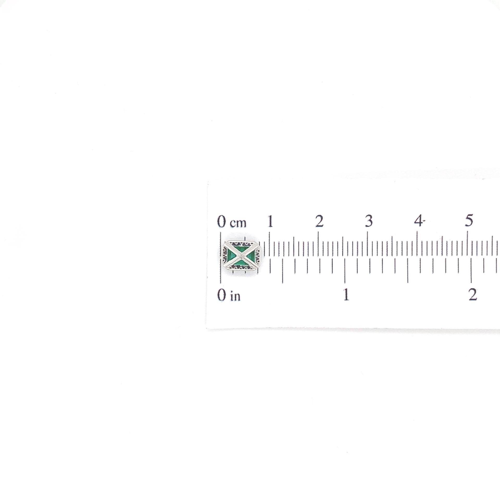 Women's Platinum 1.28cttw Fine Emerald and Diamond Stud Earrings For Sale