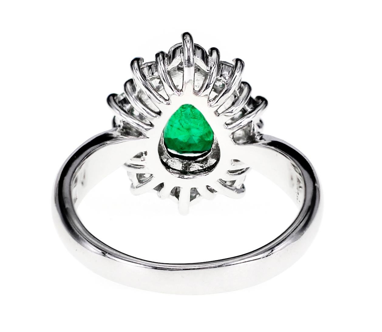Pear Cut Platinum 1.29 Carat Vivid Green Zambian Emerald and Diamond Wedding Ring For Sale