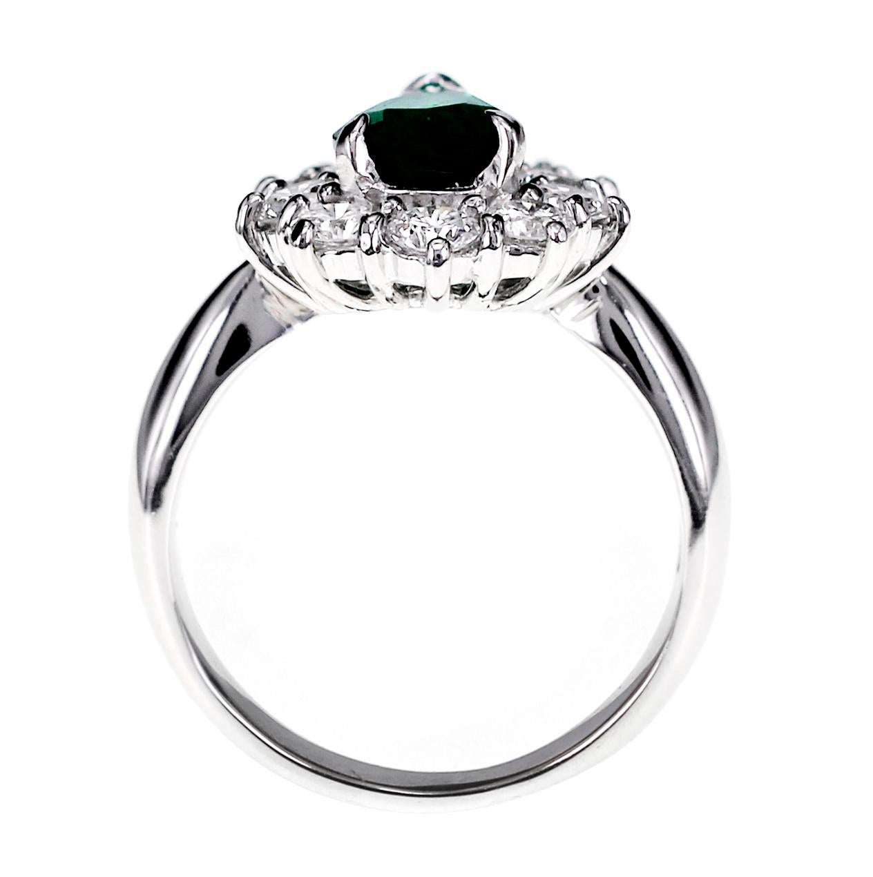 Platinum 1.29 Carat Vivid Green Zambian Emerald and Diamond Wedding Ring In New Condition For Sale In Hung Hom, HK