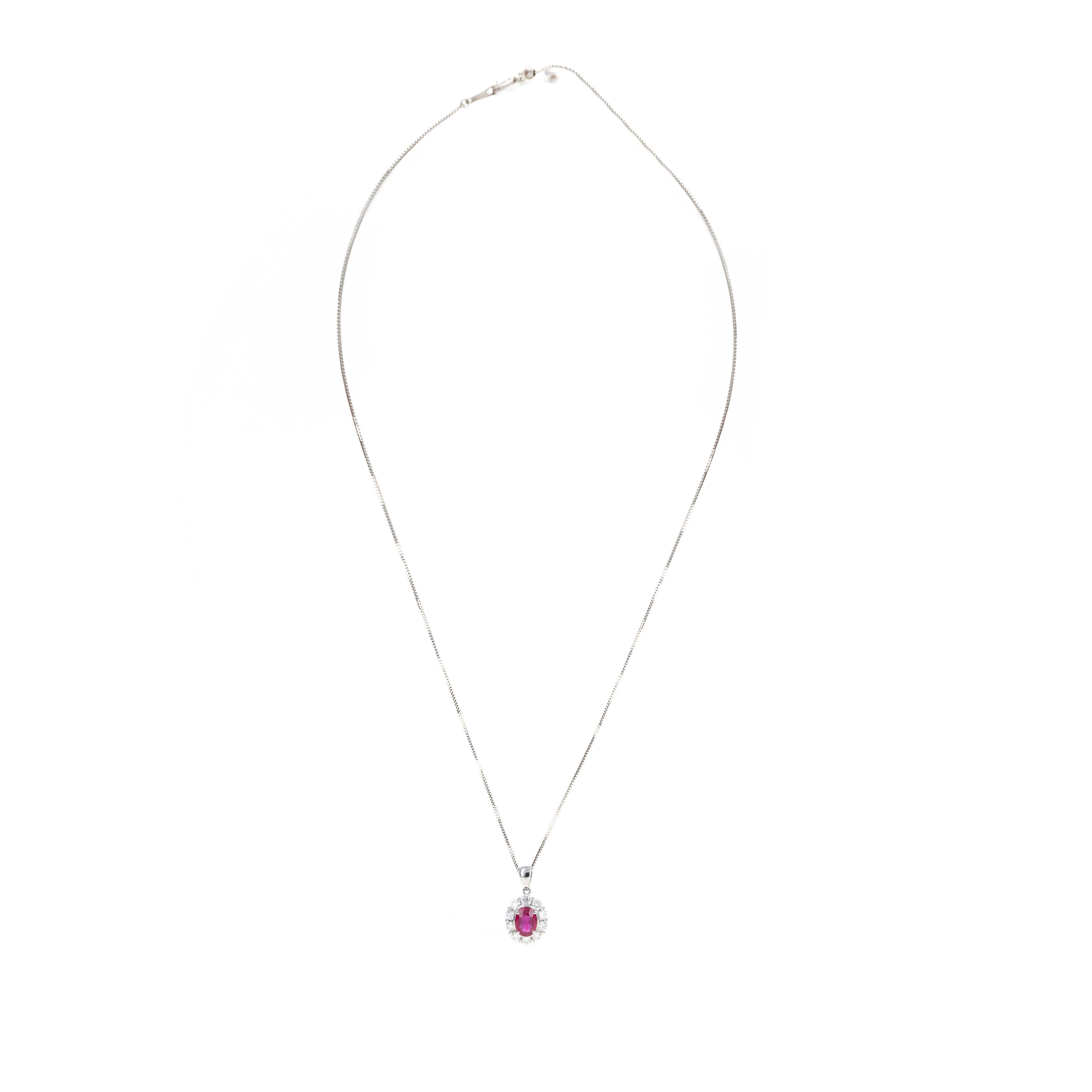 Platin 1,31 Karat Rubin-Diamant-Halo-Anhänger-Halskette Damen im Angebot