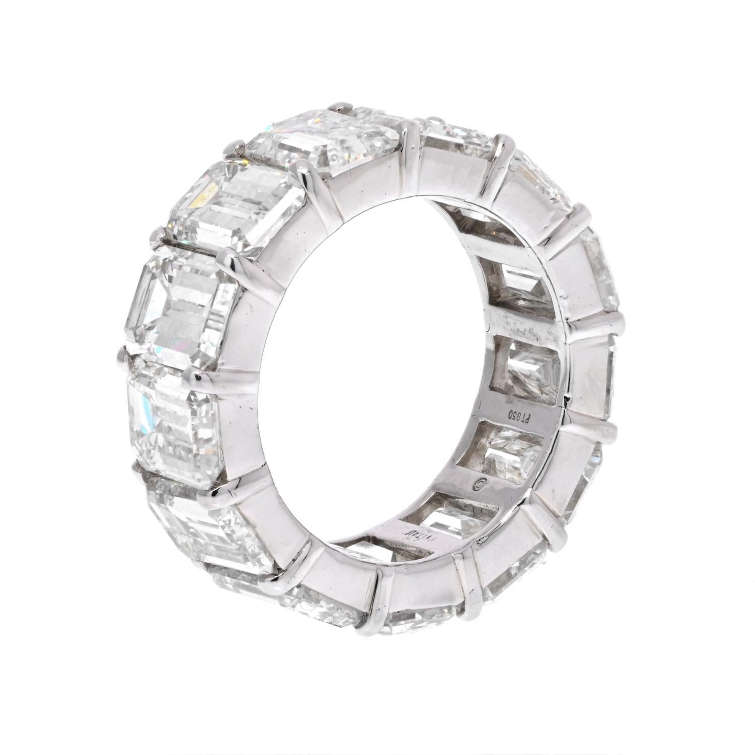 Platinum 13.38cts Emerald Cut Diamond Eternity Eternity Band In Excellent Condition For Sale In New York, NY