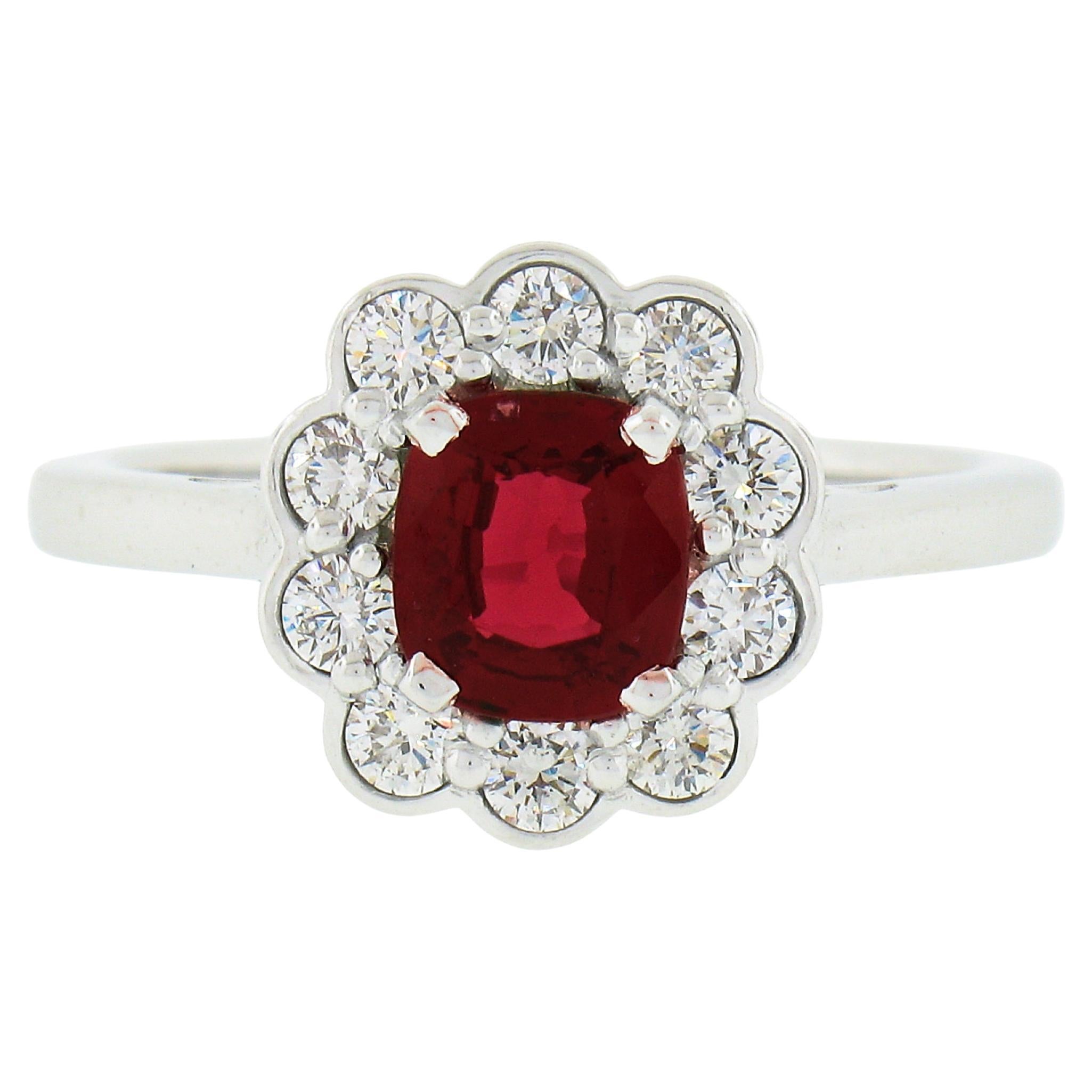 Bague Halo en Platine 1.35ctw GIA BURMA NO HEAT Cushion VIVID RED Spinel Diamond