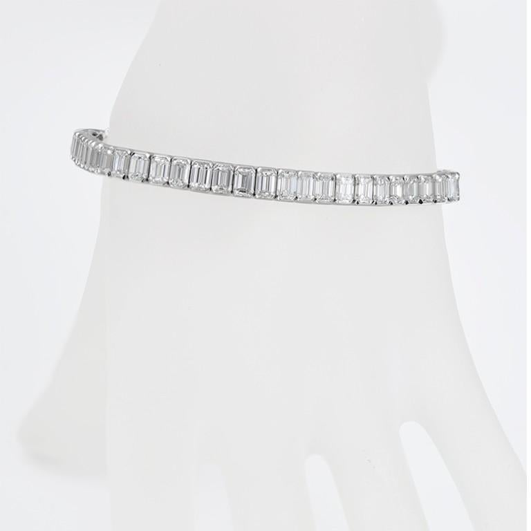 Sophia D. 13.68 Carat Emerald Cut Diamond Tennis Bracelet Set in Platinum In New Condition For Sale In New York, NY