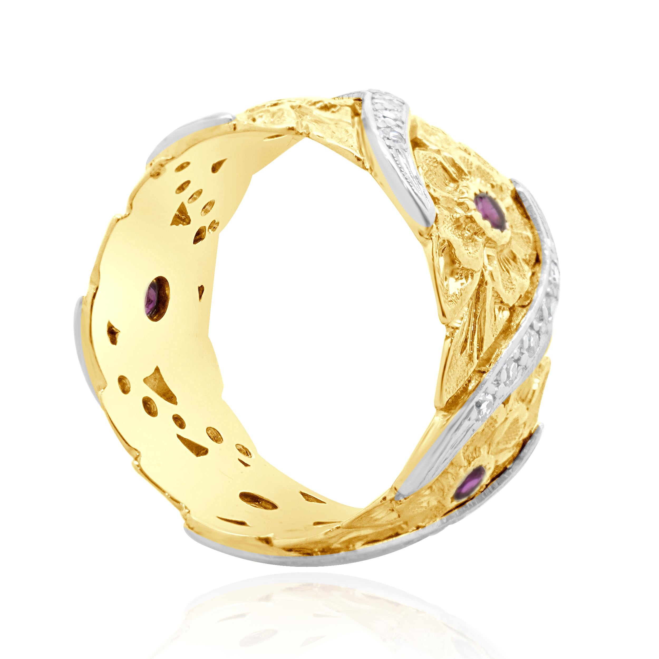 Taille ronde Bracelet fleur en platine, or rose 14 carats, rubis et diamants en vente