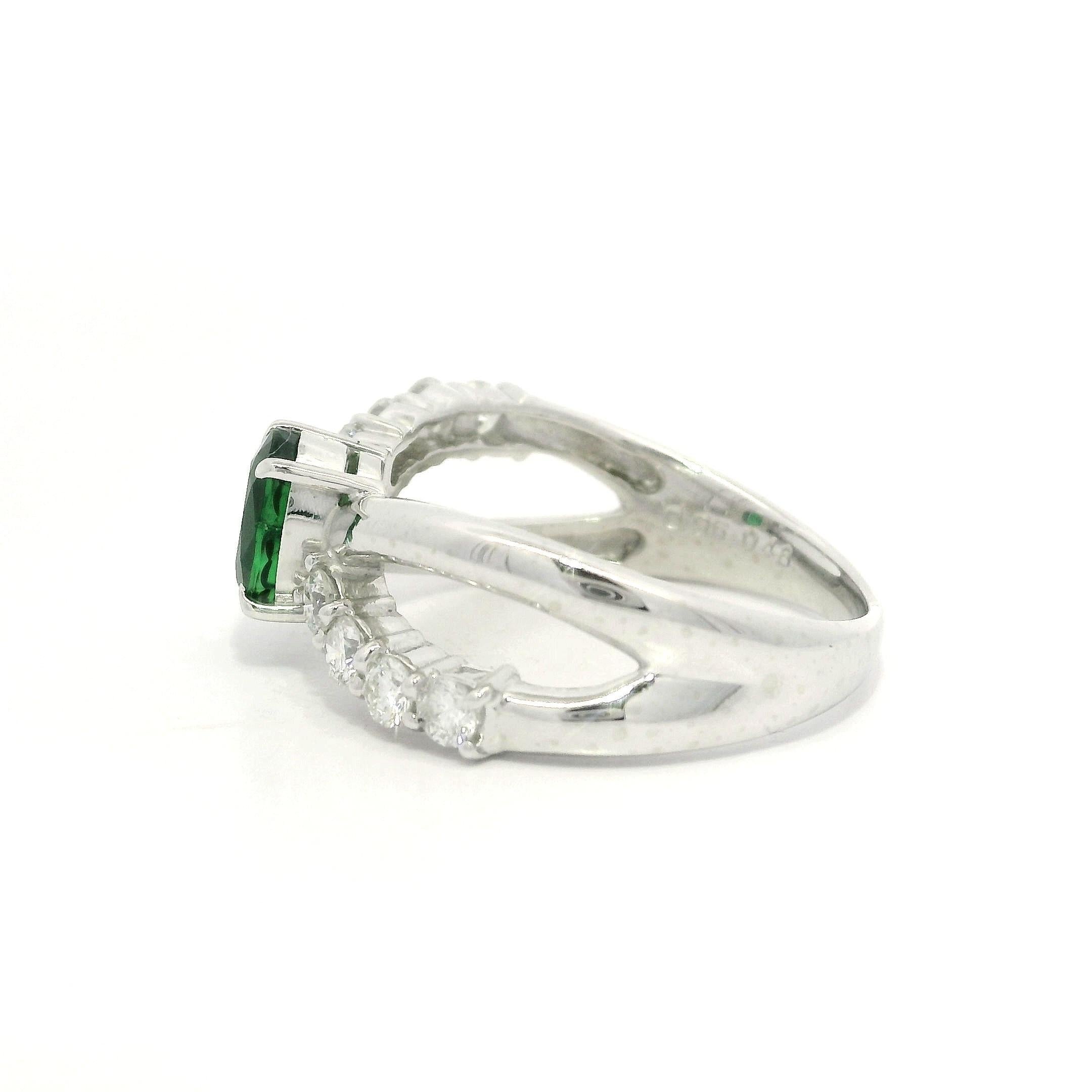Platin 1,44ctw Oval Vivid Green Tsavorite Diamant Crossover Design Band Ring im Angebot 6